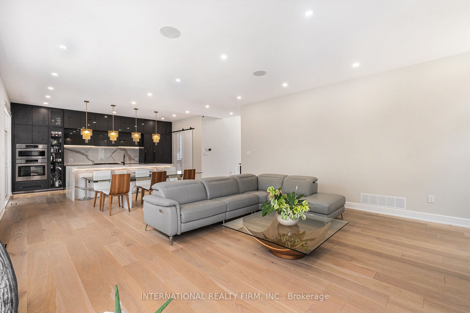 79 Boyce Avenue Property Photo 9