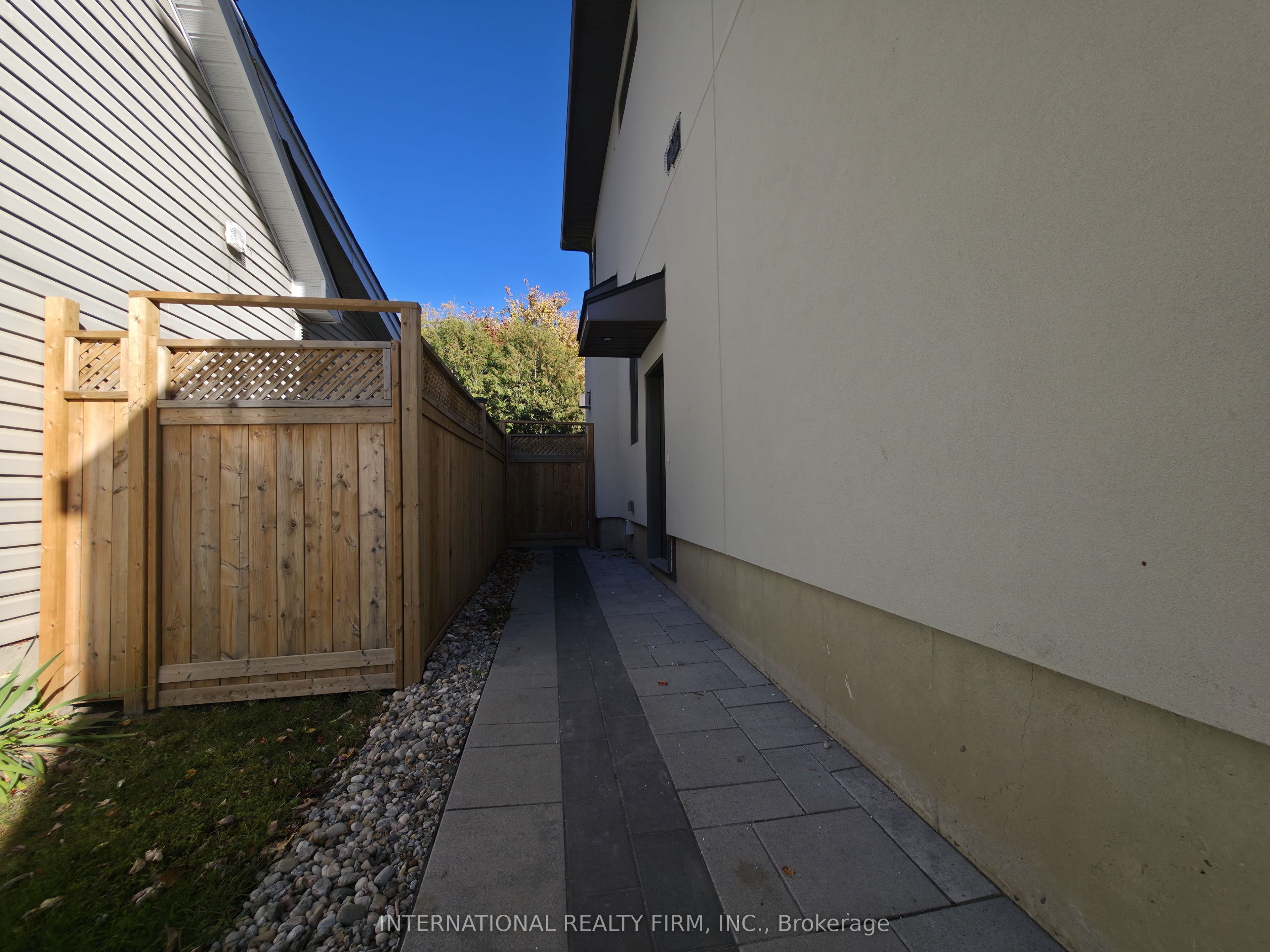 79 Boyce Avenue Property Photo 39