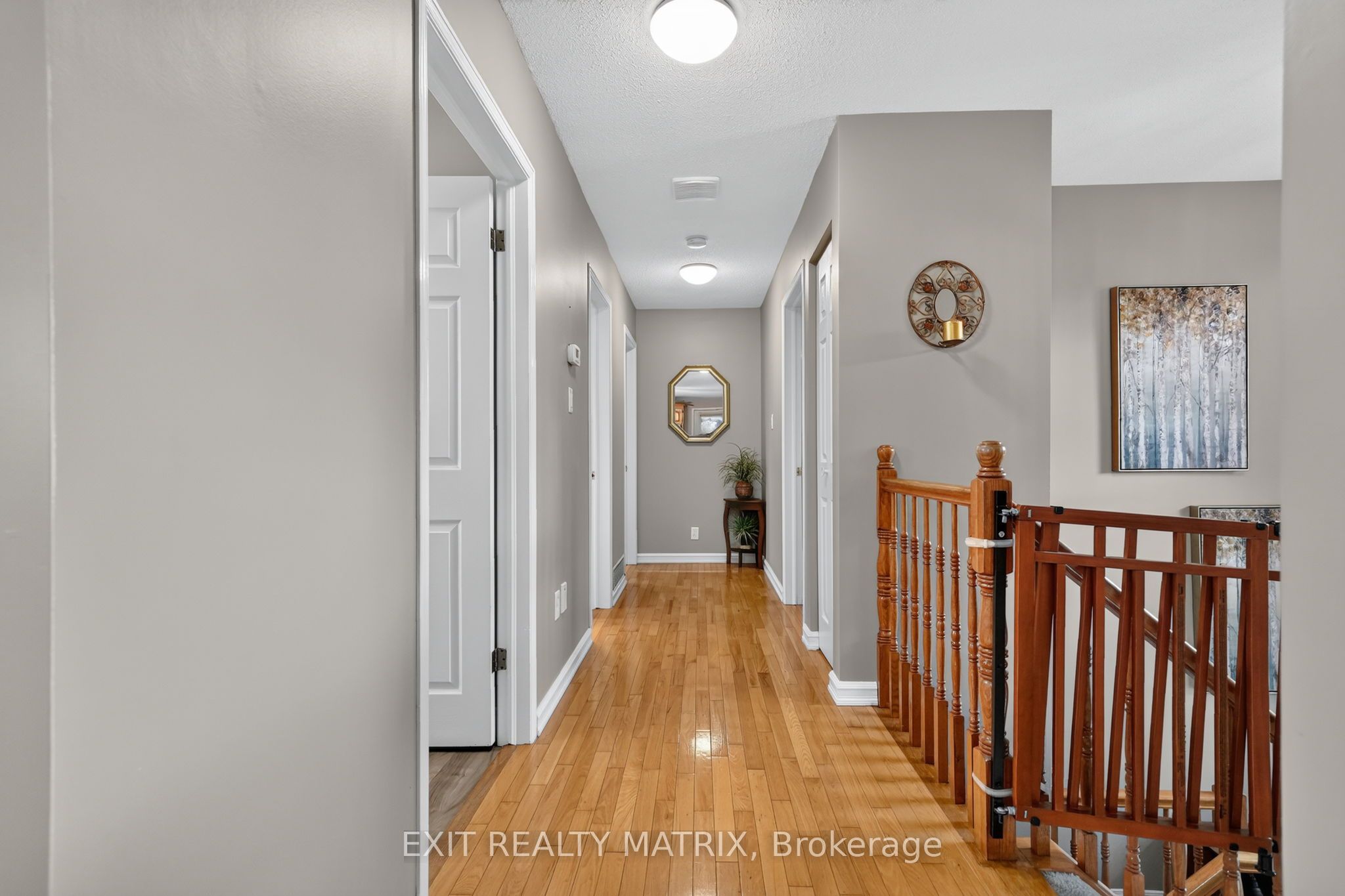 2871 Russland Road Property Photo 6