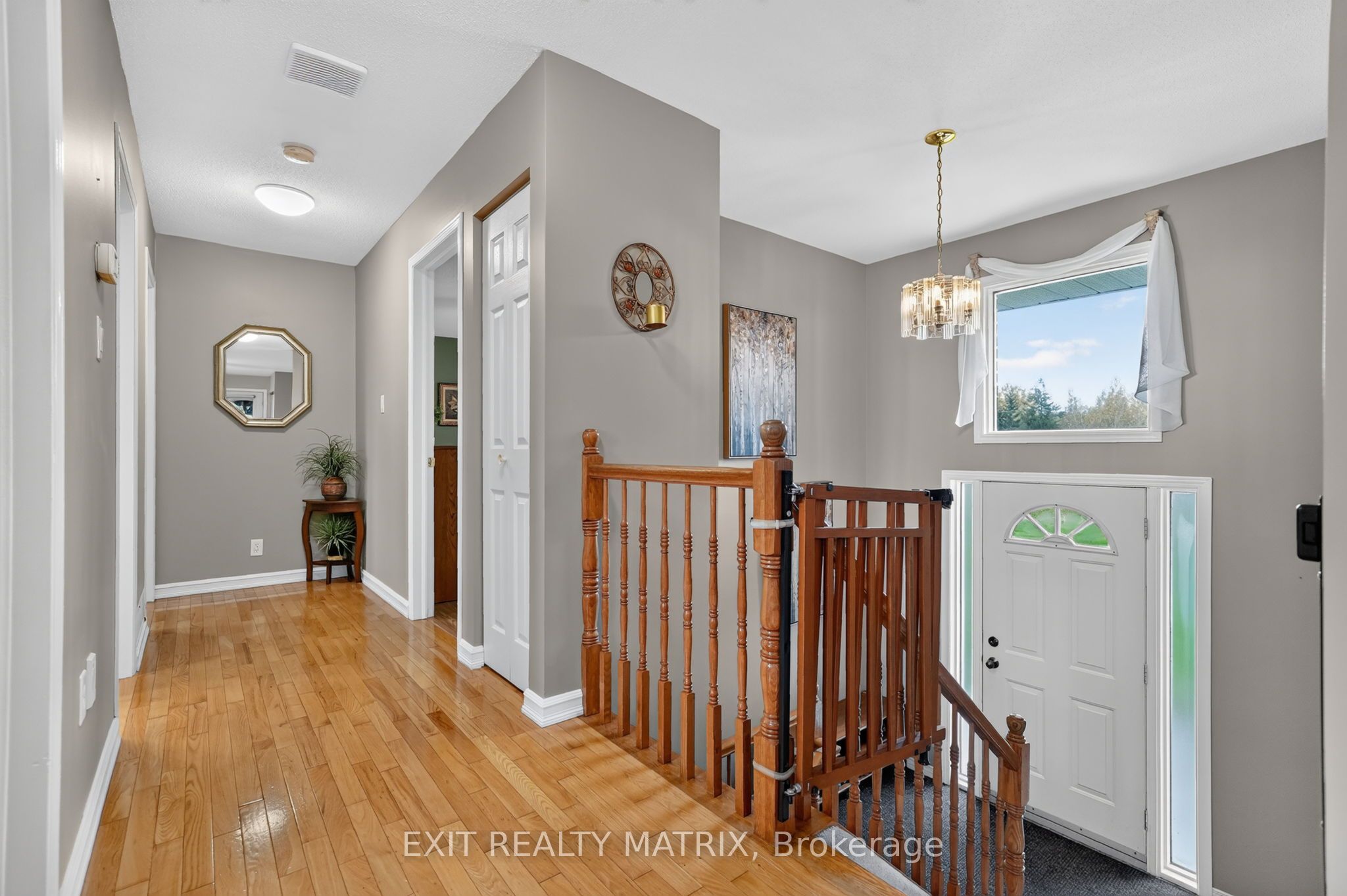 2871 Russland Road Property Photo 19