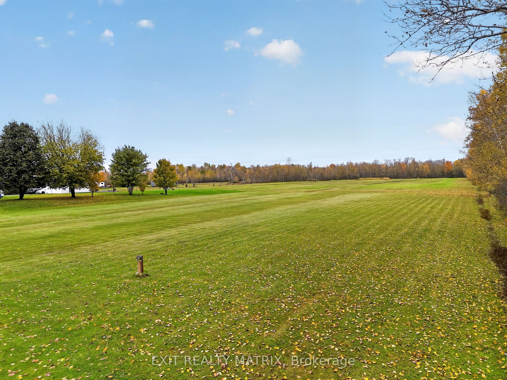 2871 Russland Road Property Photo 36