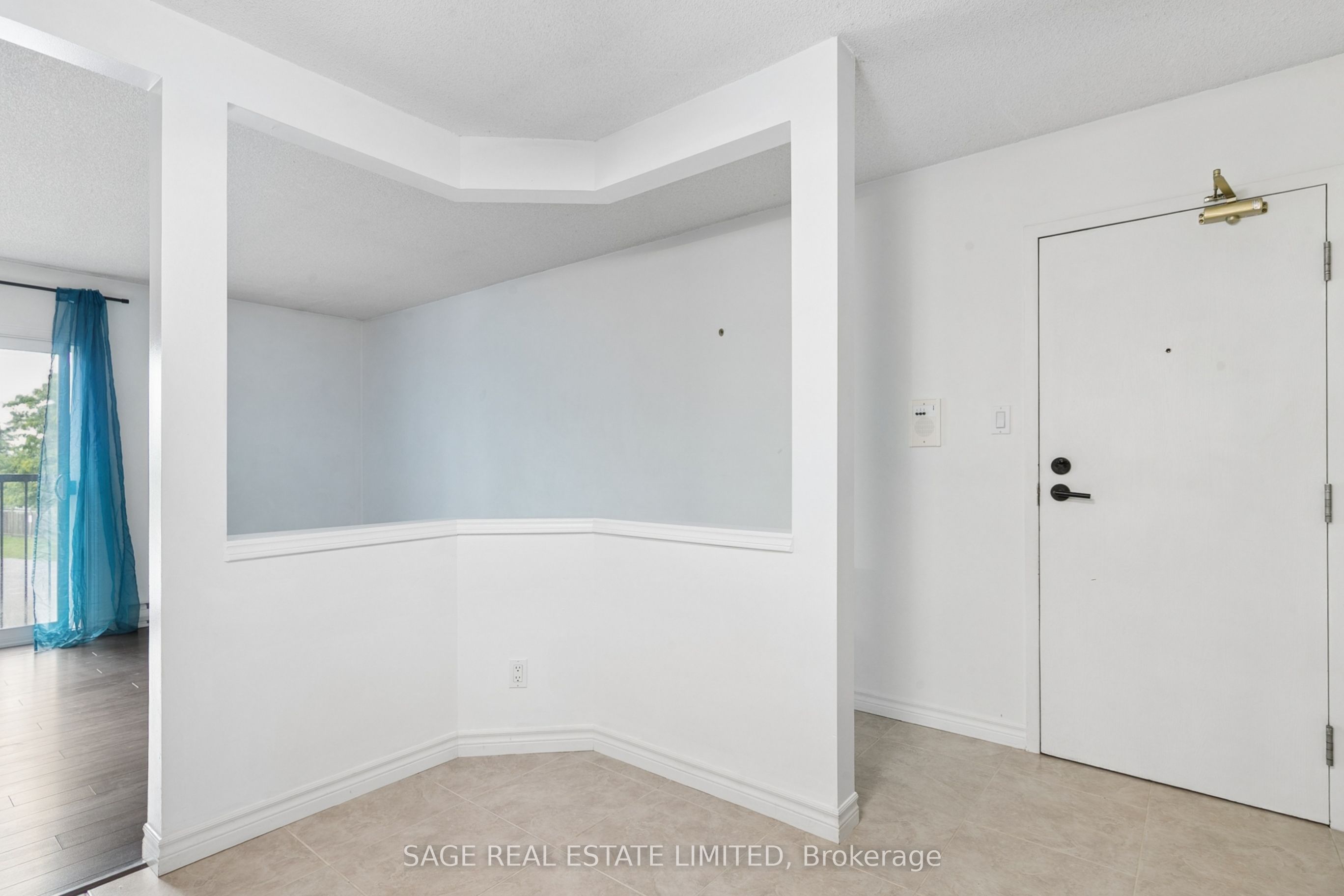 327 Northlake Drive 10 Property Photo 8