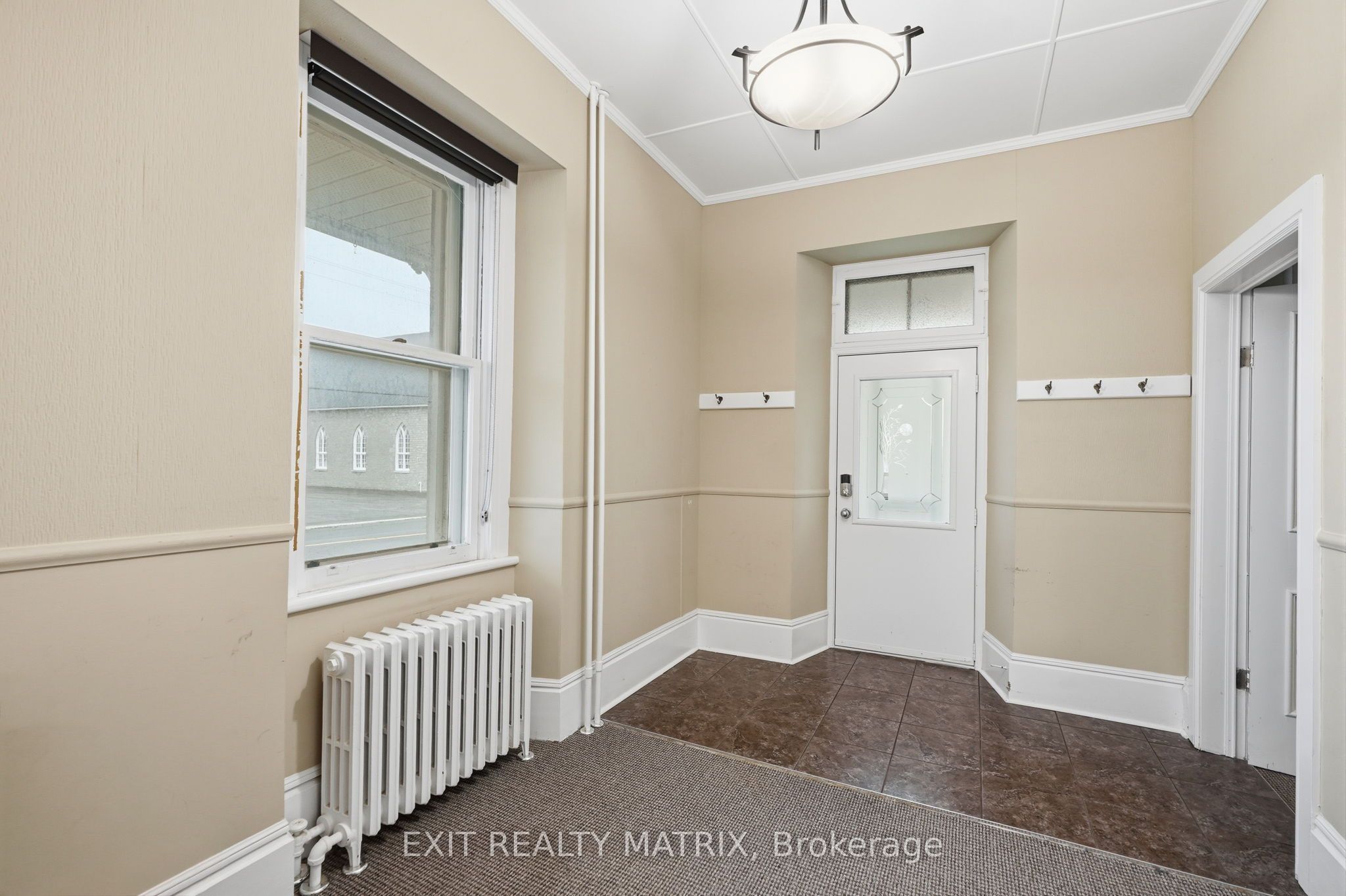 425 Water Street E Property Photo 6