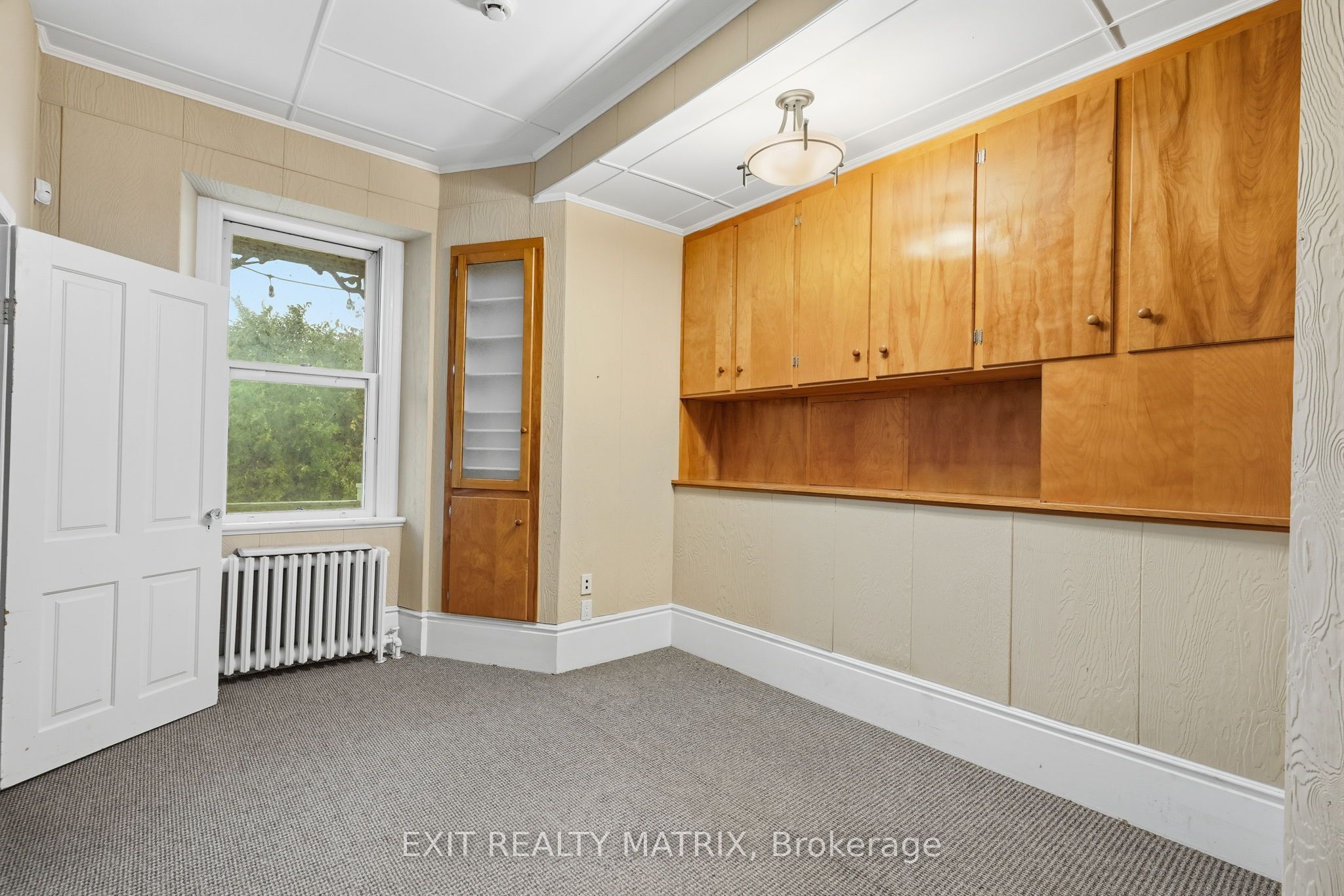 425 Water Street E Property Photo 8
