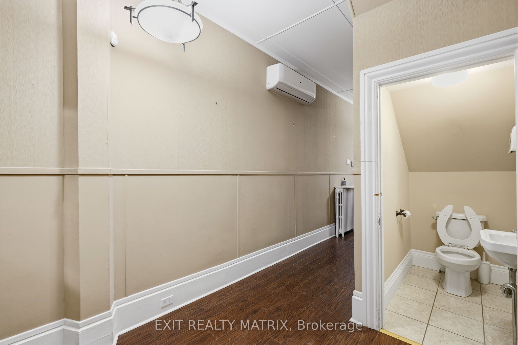 425 Water Street E Property Photo 9