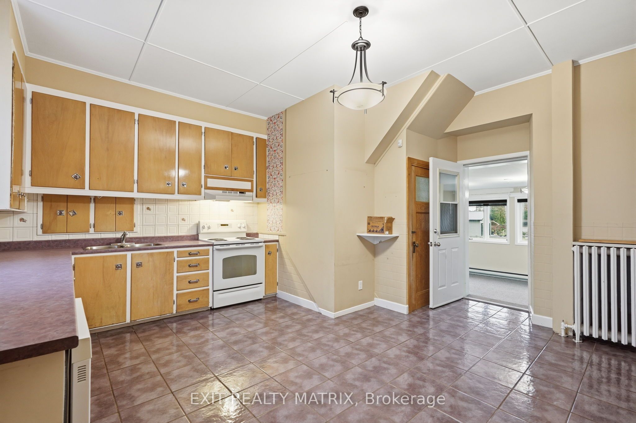 425 Water Street E Property Photo 11