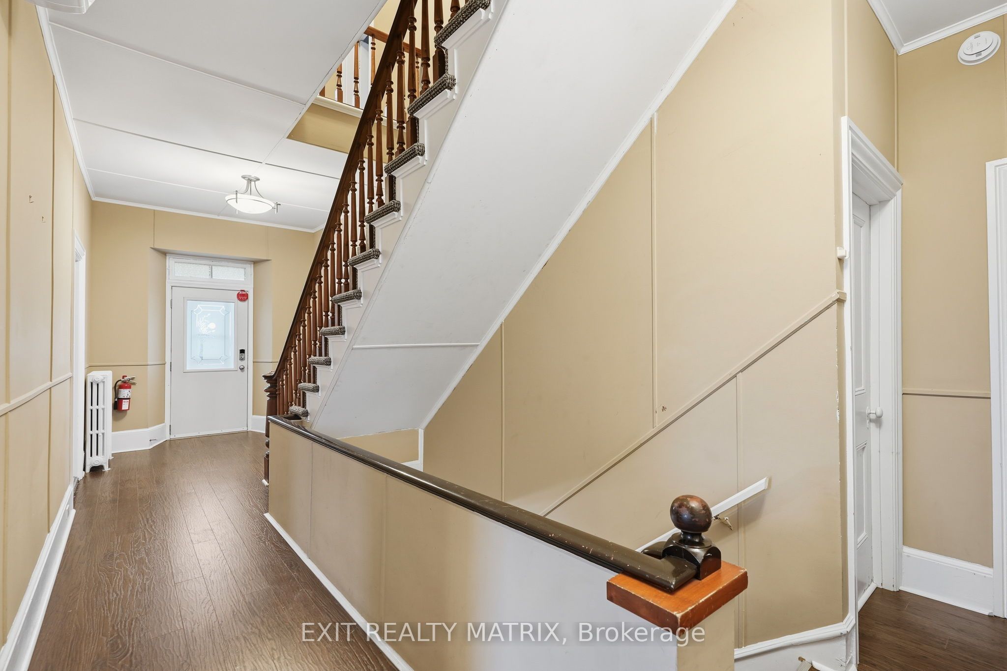425 Water Street E Property Photo 15