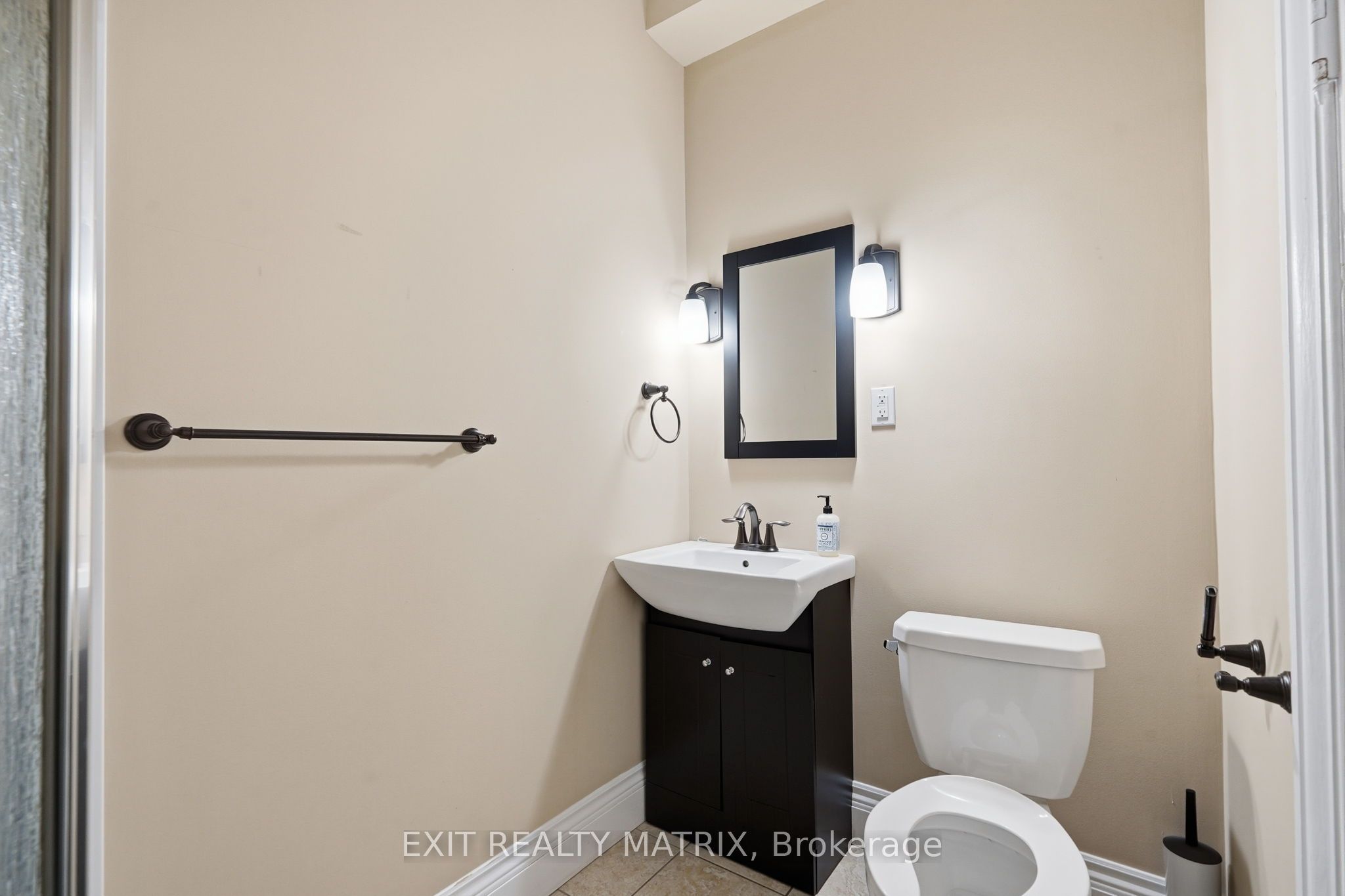 425 Water Street E Property Photo 21
