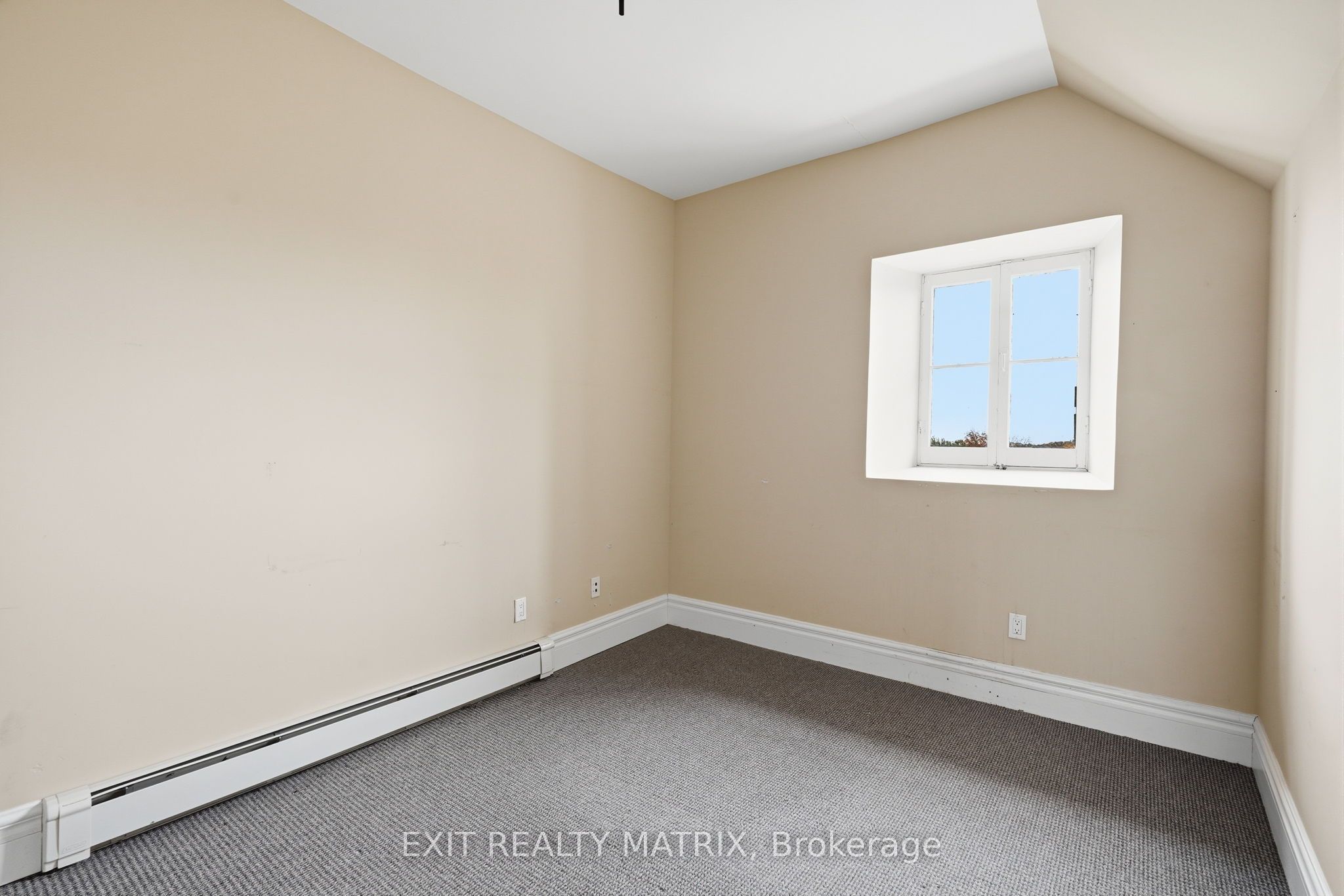 425 Water Street E Property Photo 24