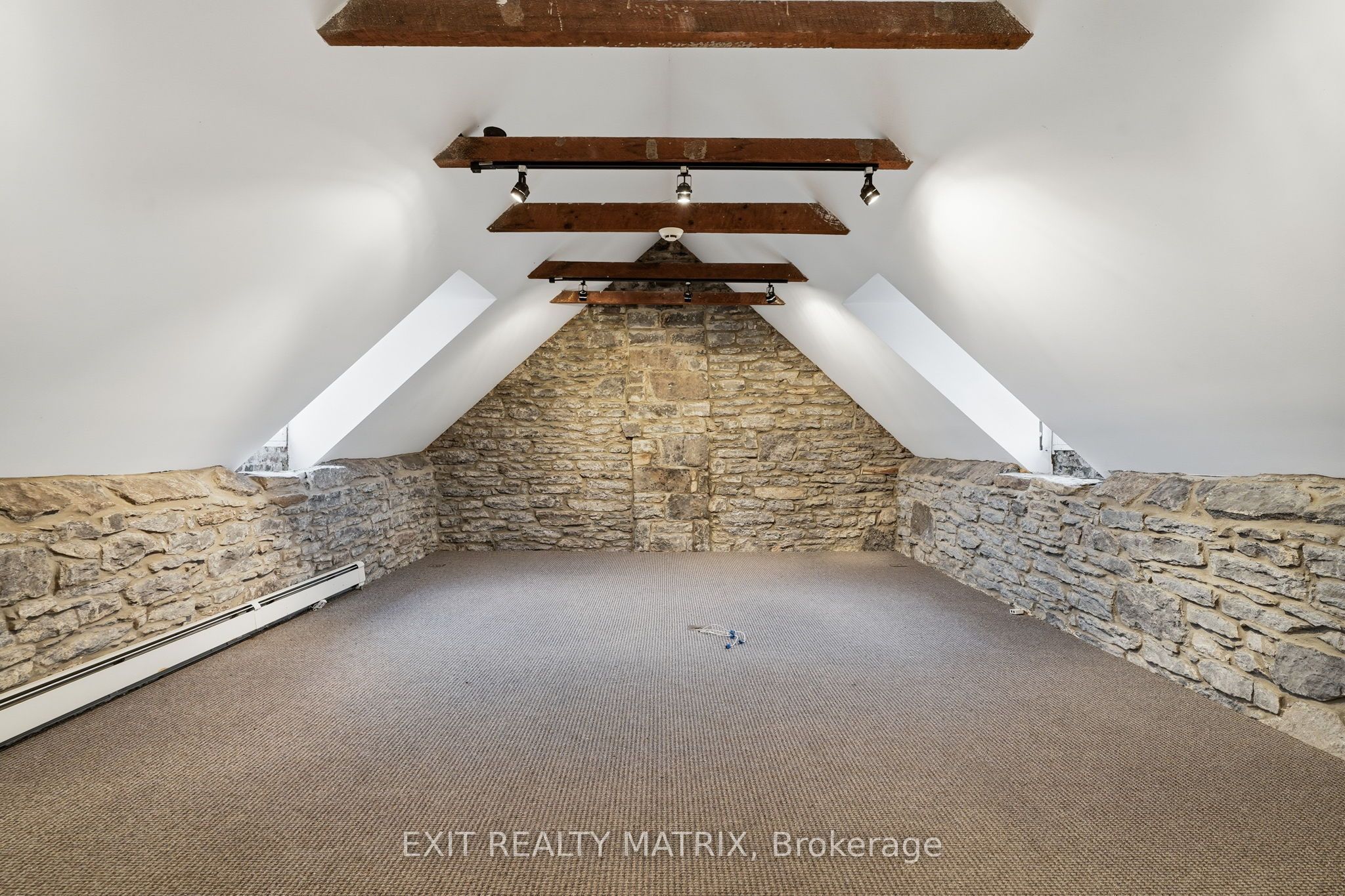 425 Water Street E Property Photo 25