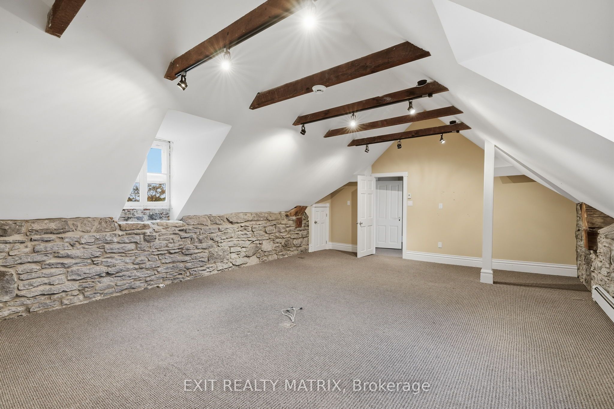 425 Water Street E Property Photo 26