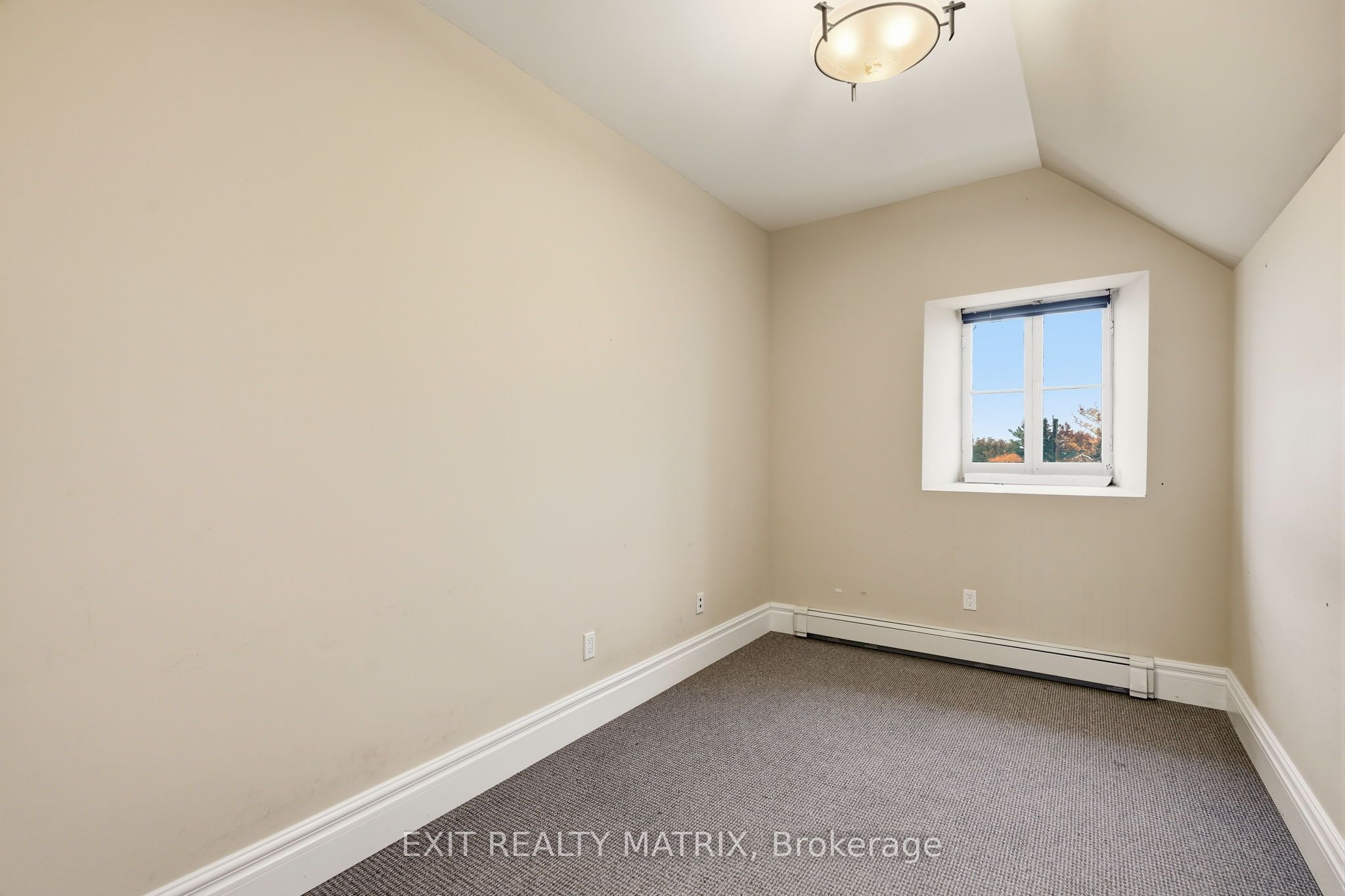 425 Water Street E Property Photo 29
