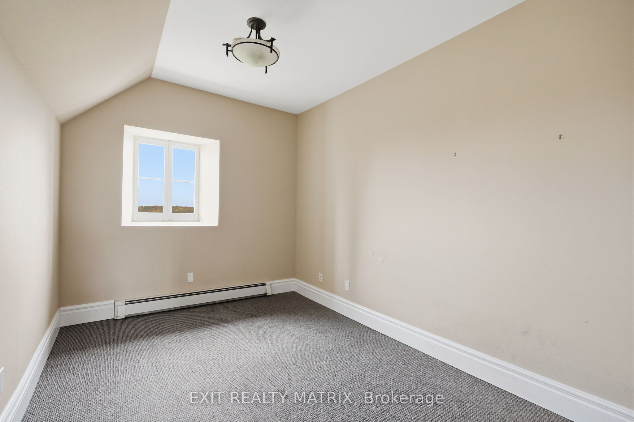 425 Water Street E Property Photo 30