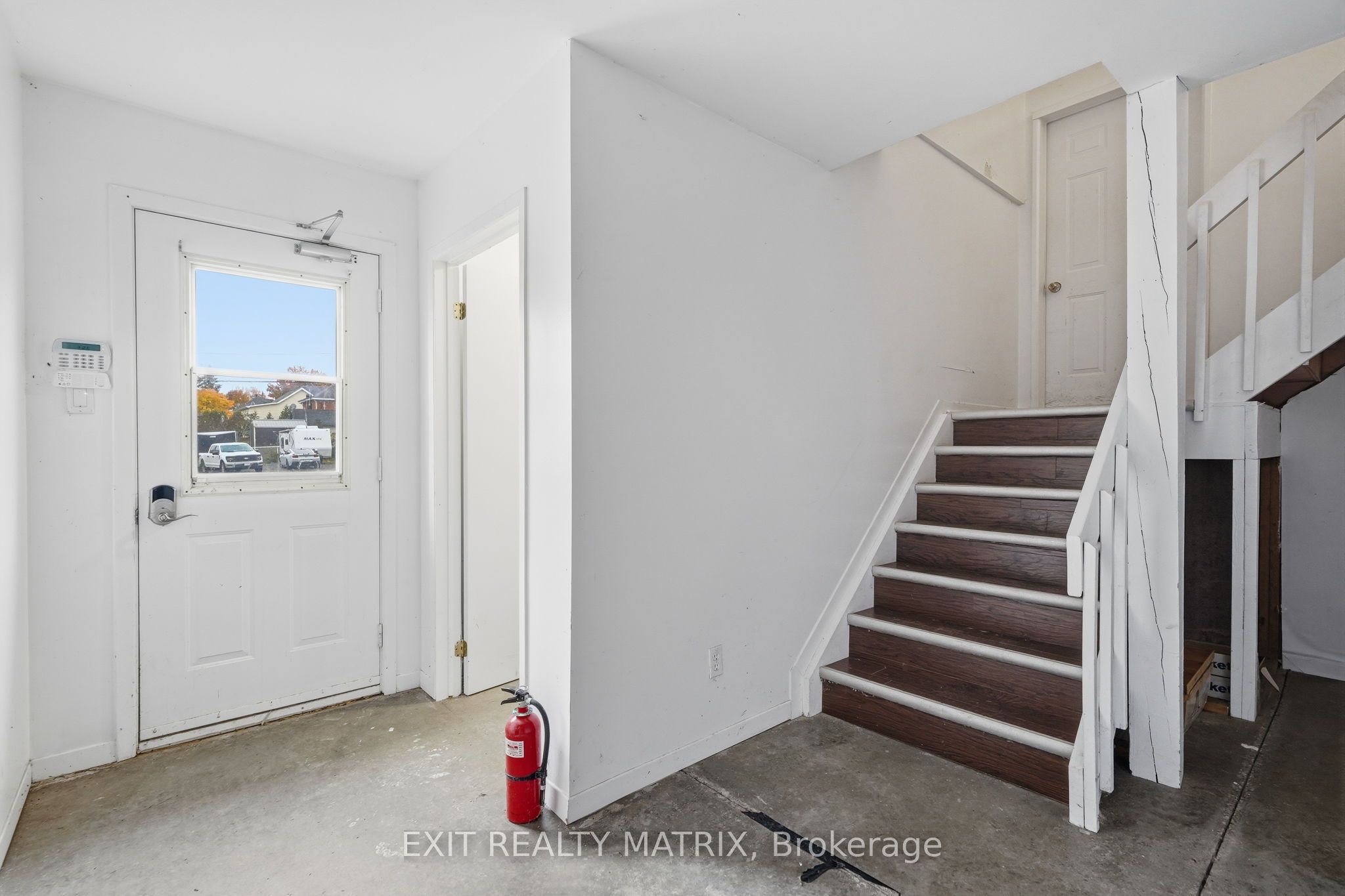425 Water Street E Property Photo 34