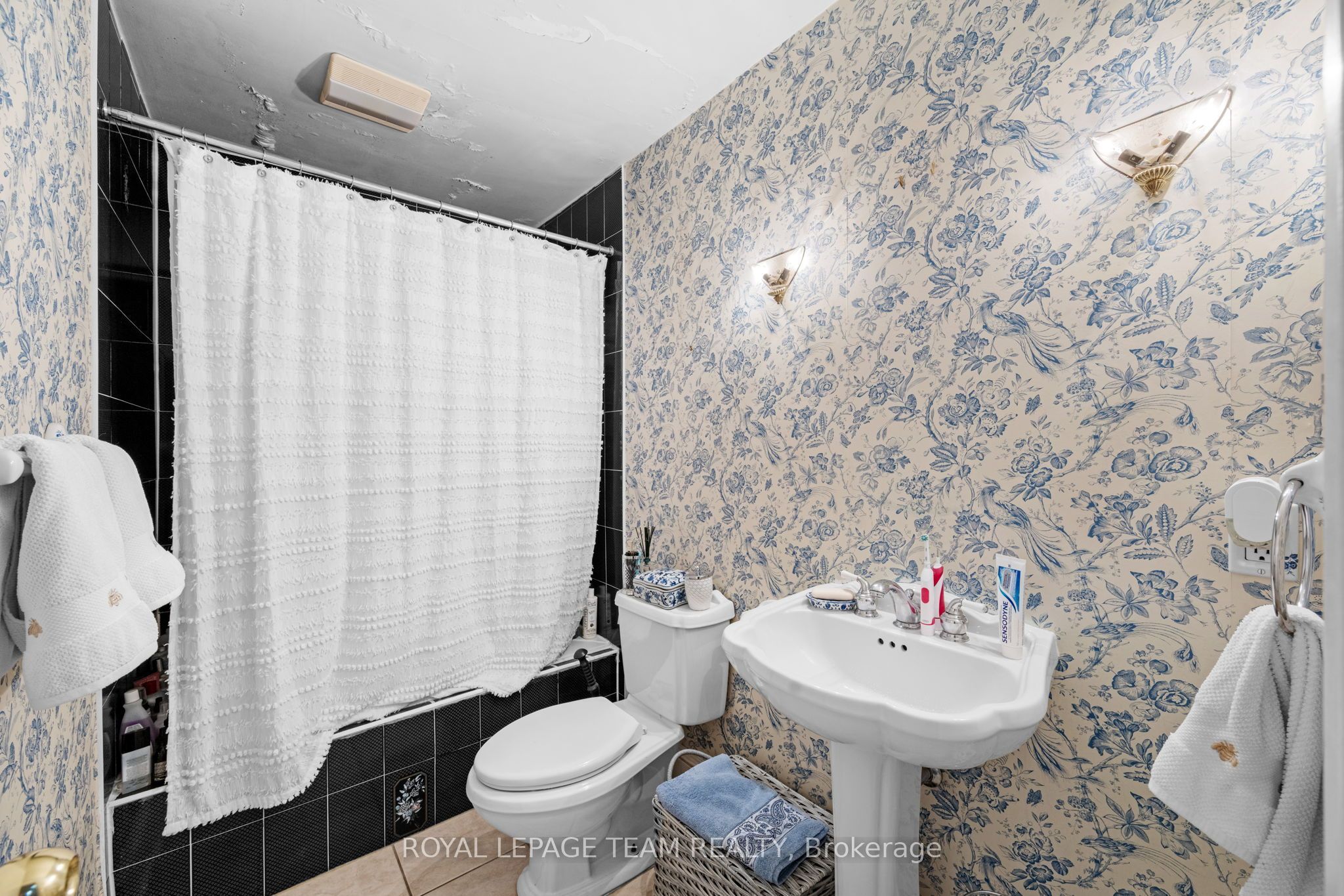 96 Putman Avenue Property Photo 12