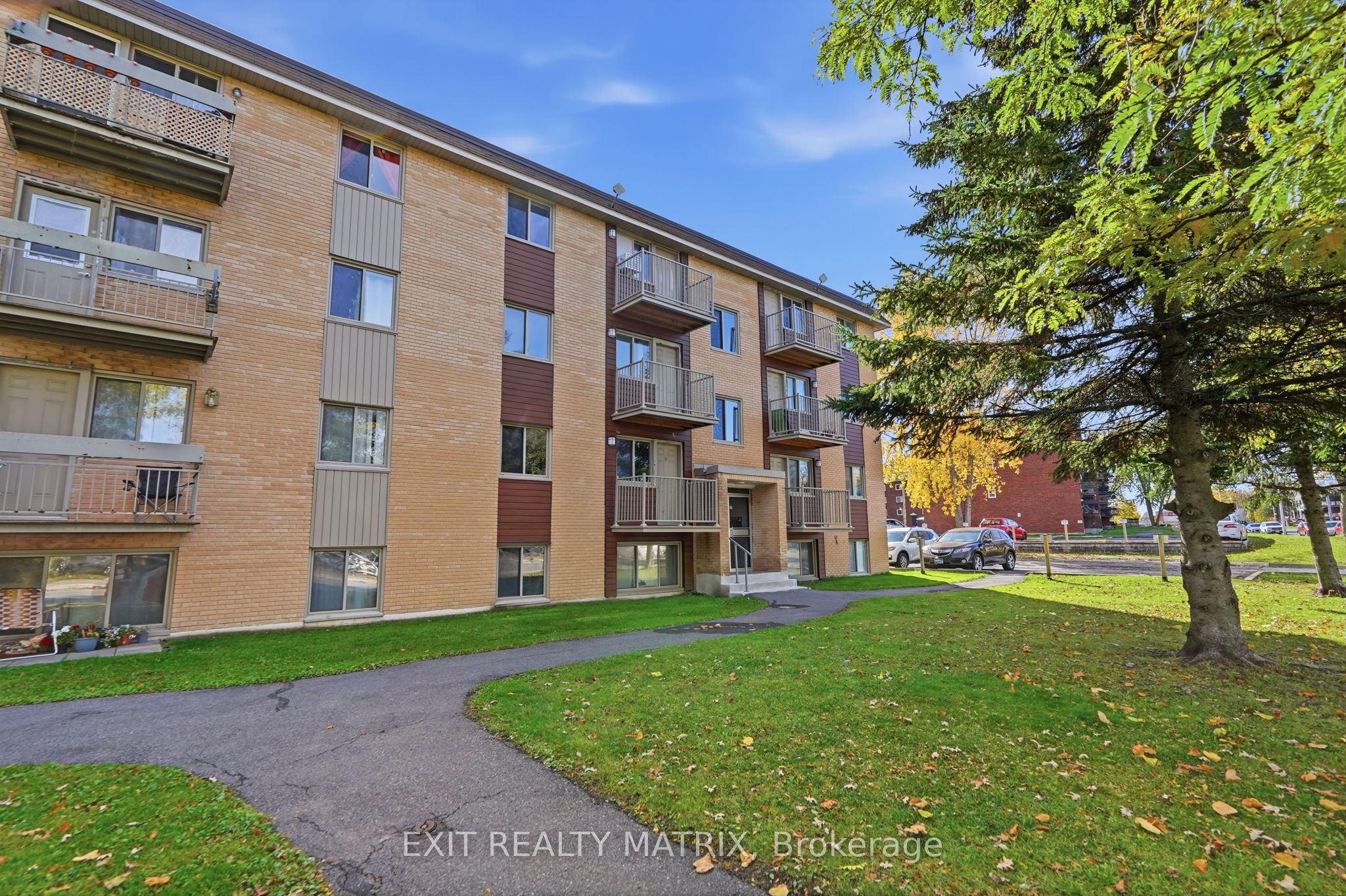 1015 Cartier Boulevard 5 Property Photo 1