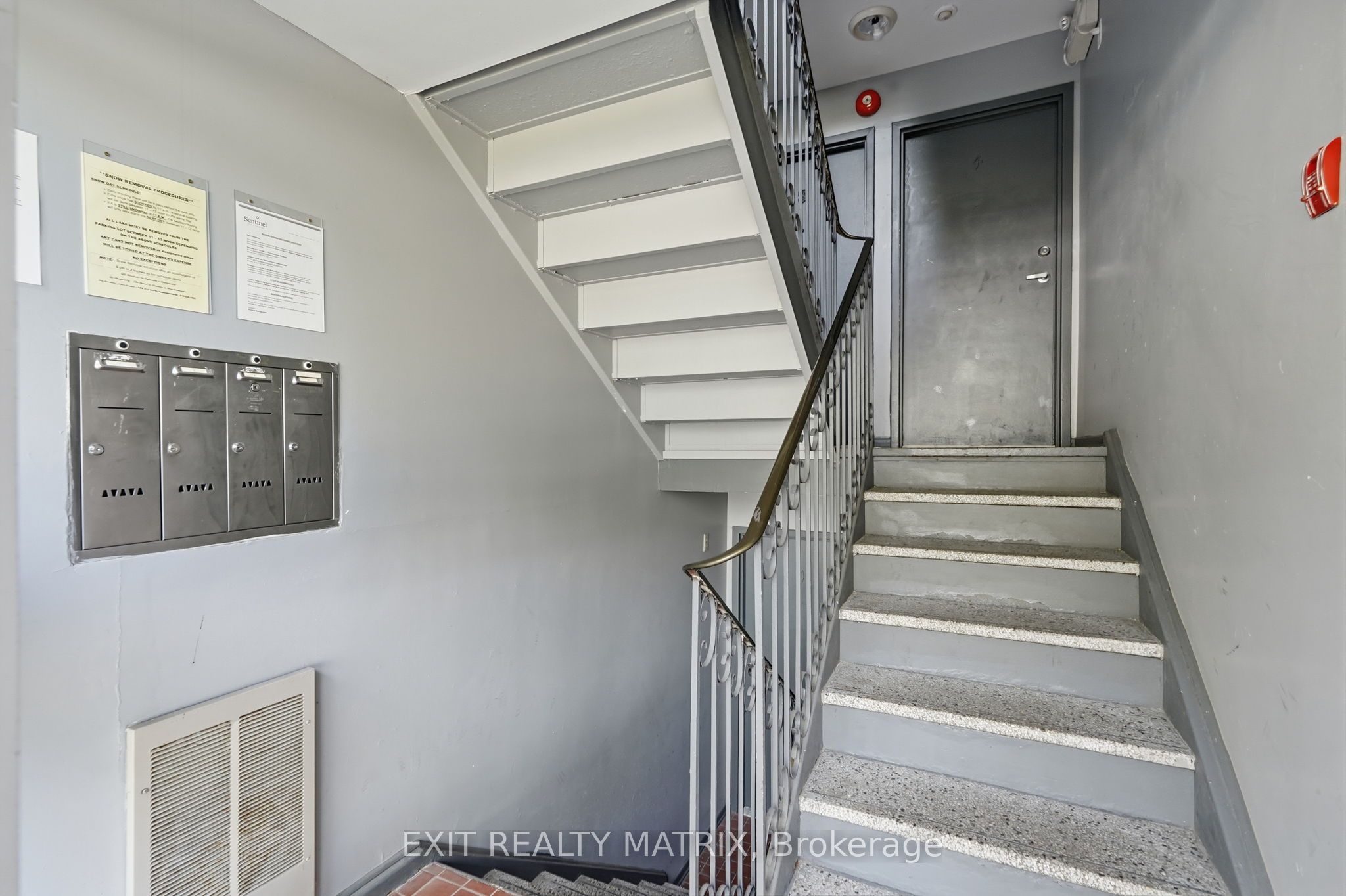 1015 Cartier Boulevard 5 Property Photo 6