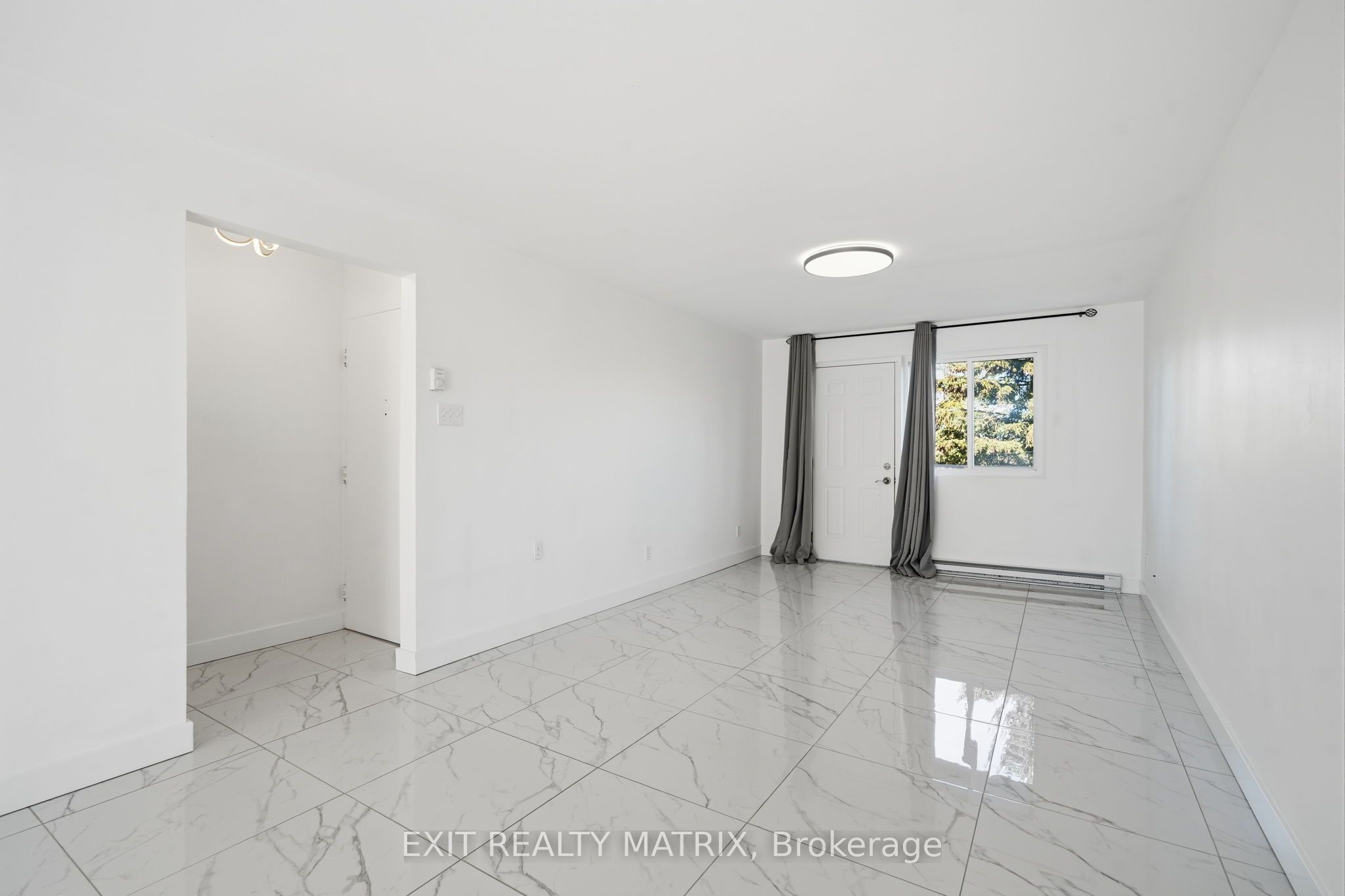 1015 Cartier Boulevard 5 Property Photo 8