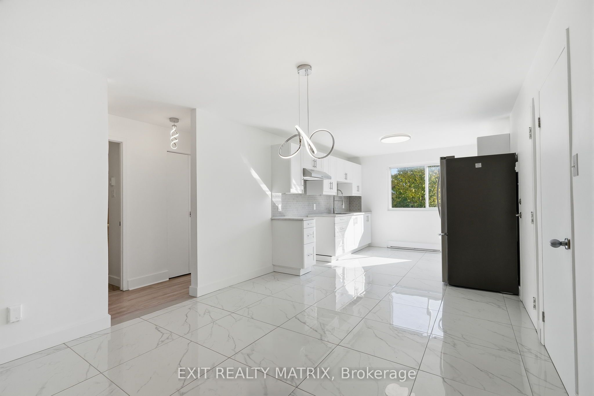 1015 Cartier Boulevard 5 Property Photo 13