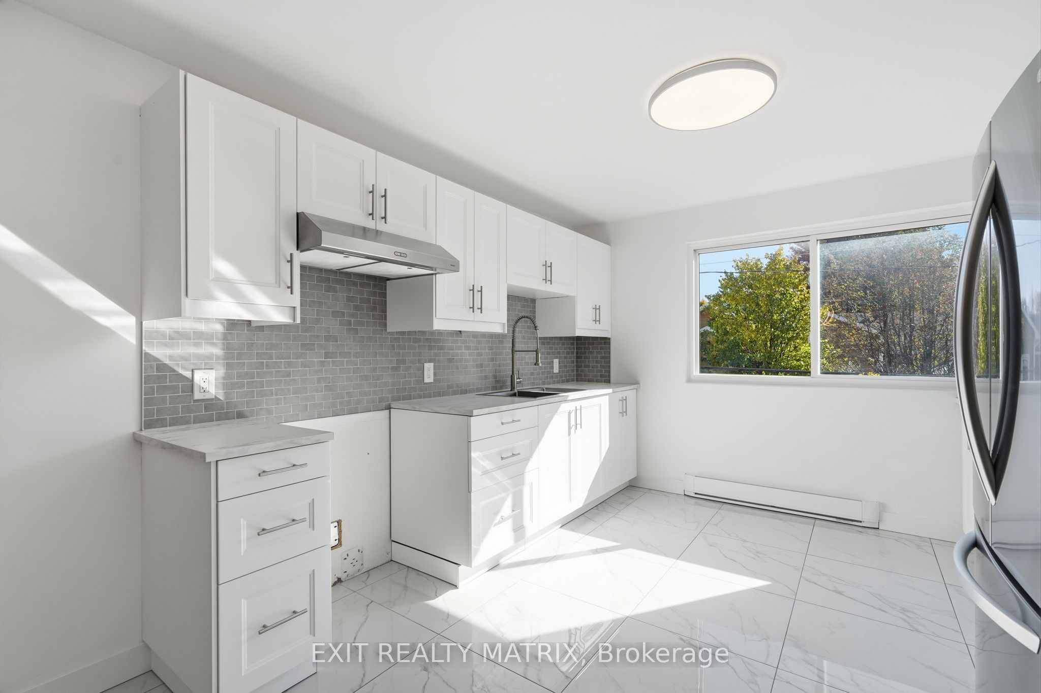 1015 Cartier Boulevard 5 Property Photo 18