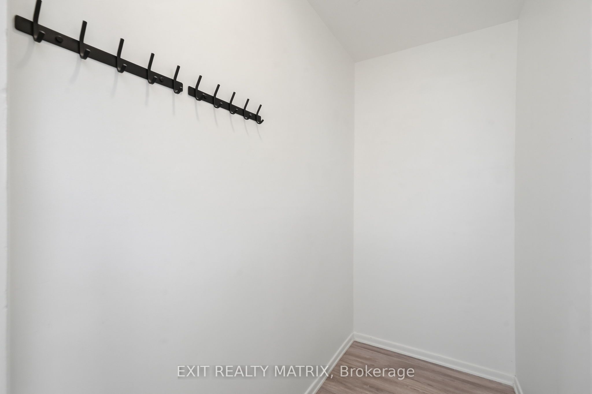 1015 Cartier Boulevard 5 Property Photo 21