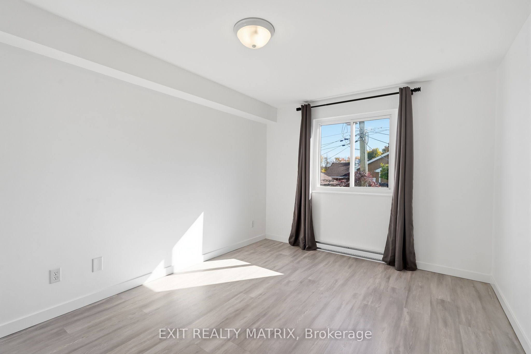 1015 Cartier Boulevard 5 Property Photo 22