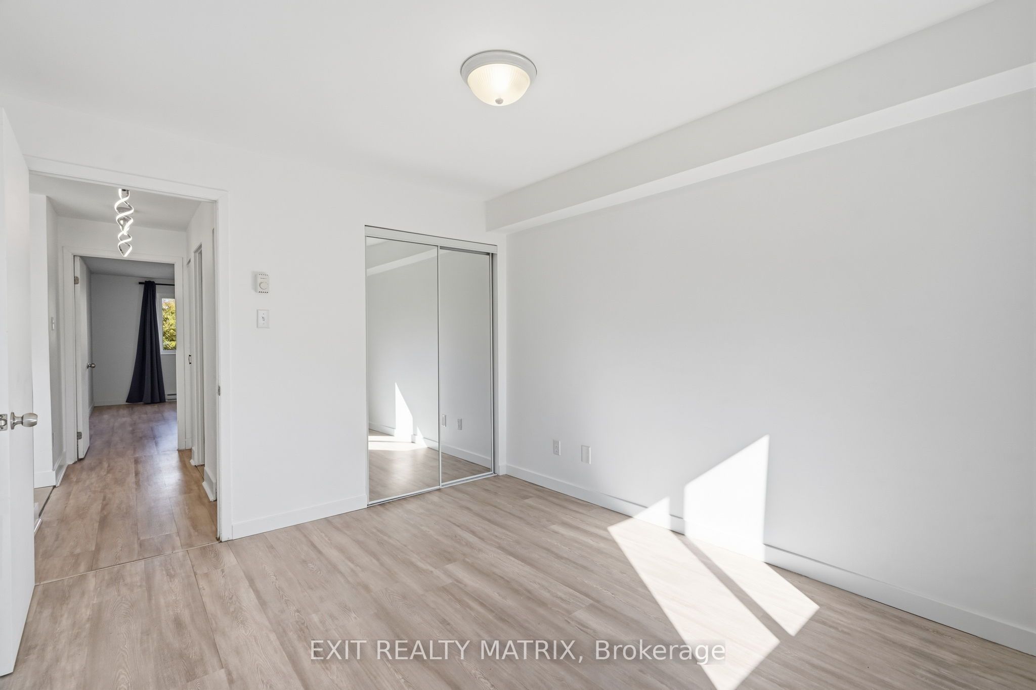 1015 Cartier Boulevard 5 Property Photo 24