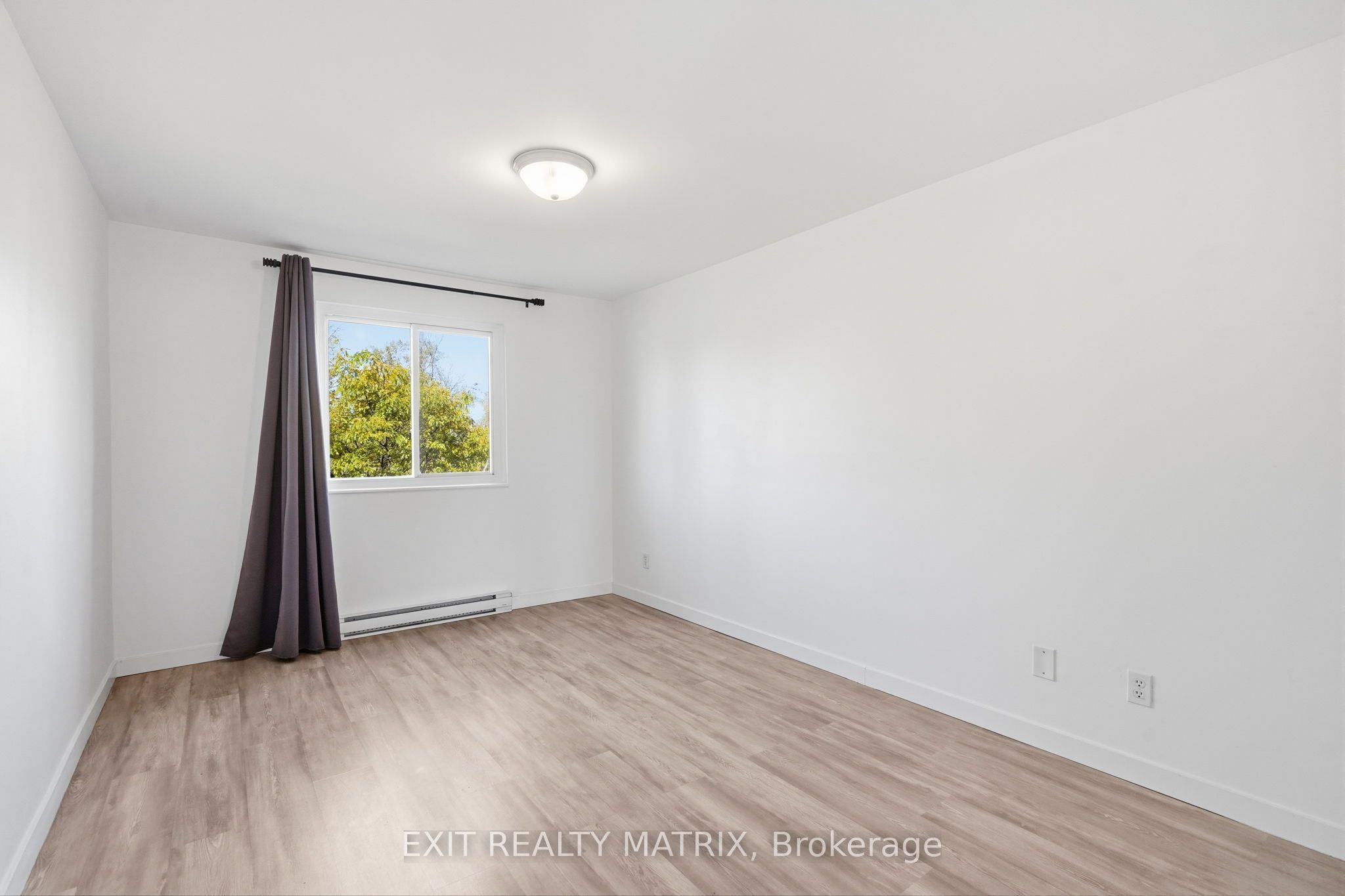 1015 Cartier Boulevard 5 Property Photo 25