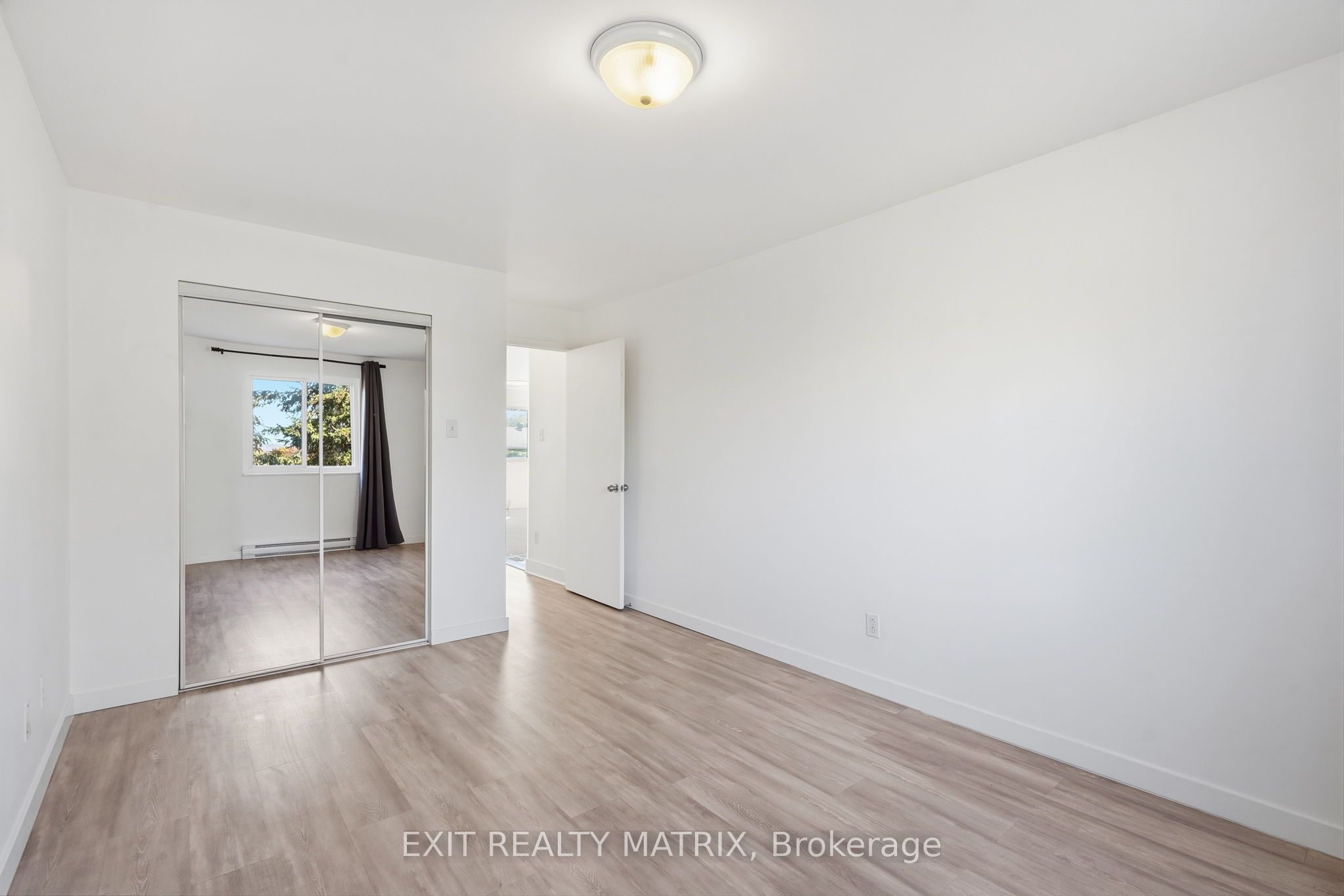 1015 Cartier Boulevard 5 Property Photo 26