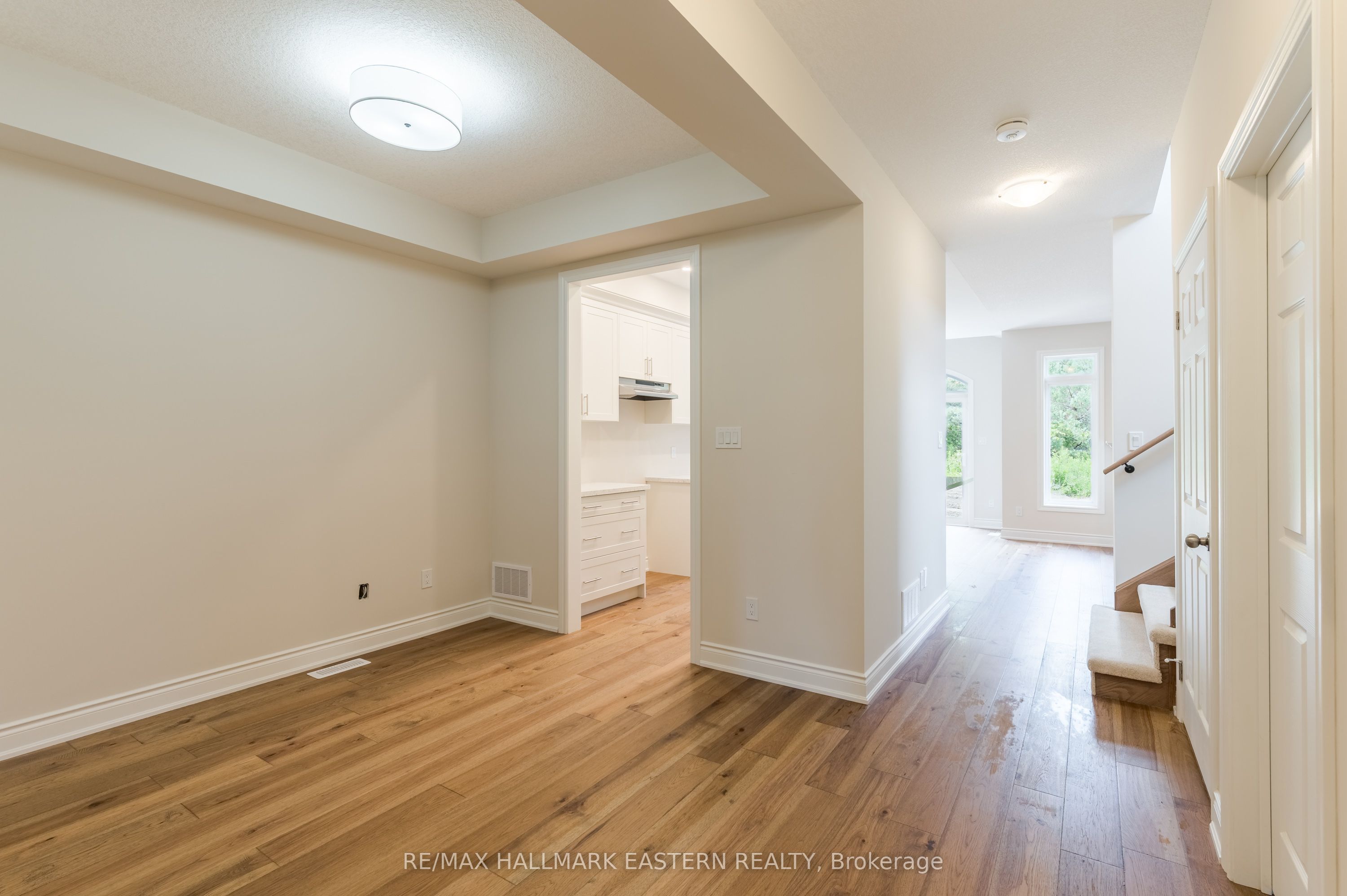 33 Coldbrook Drive Property Photo 4