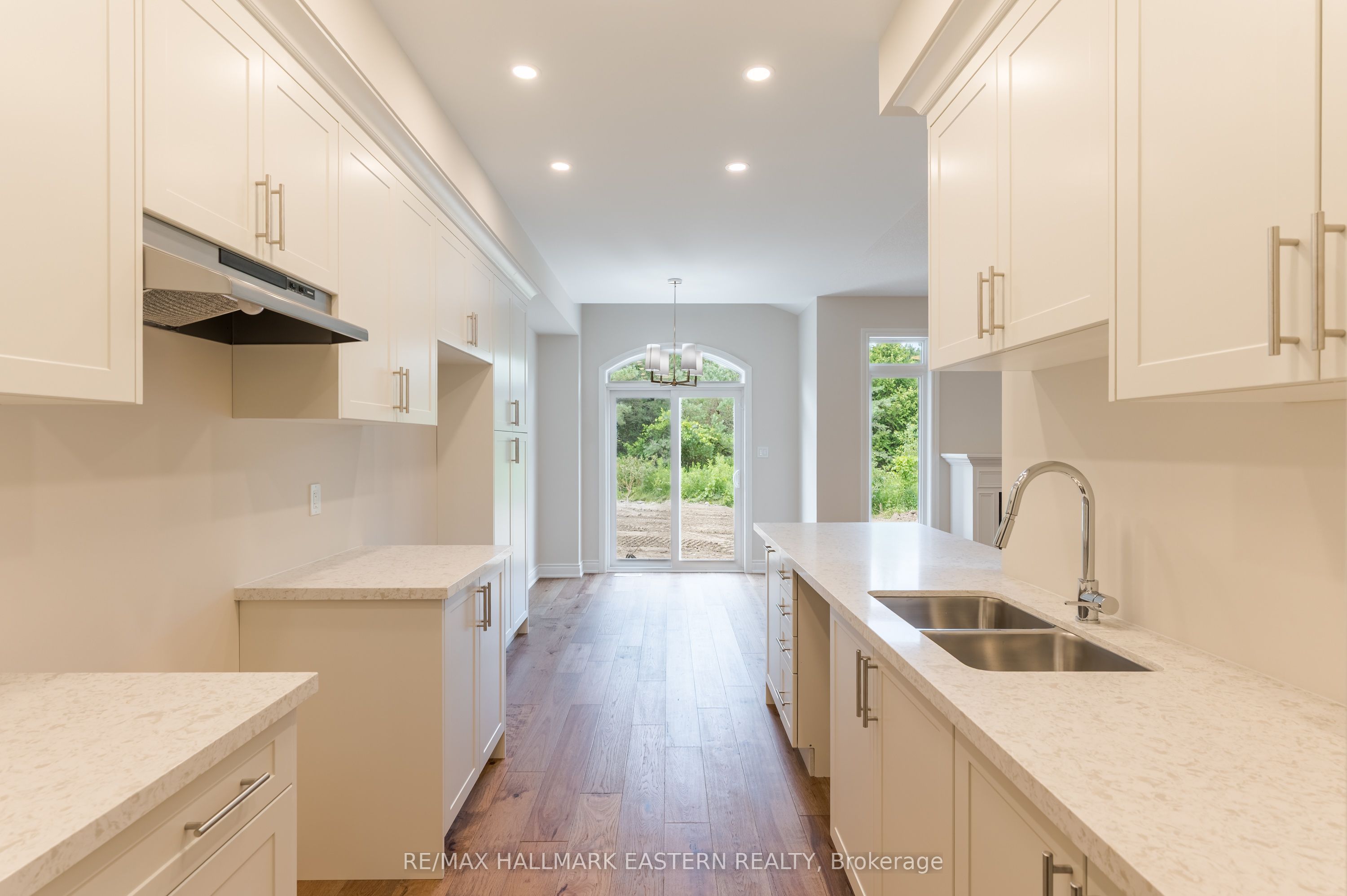 33 Coldbrook Drive Property Photo 6