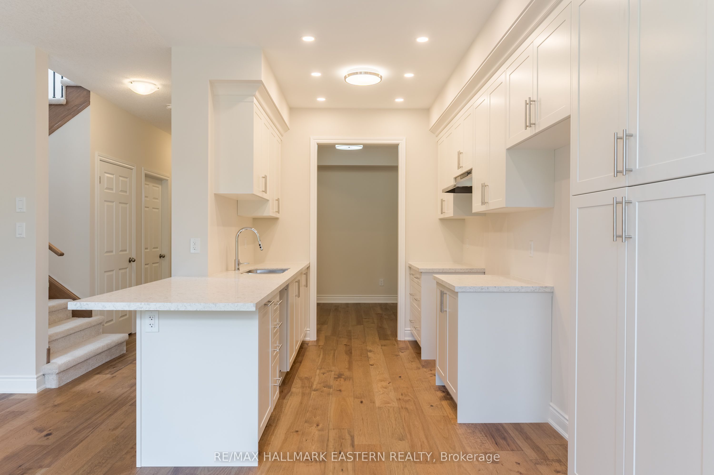 33 Coldbrook Drive Property Photo 9