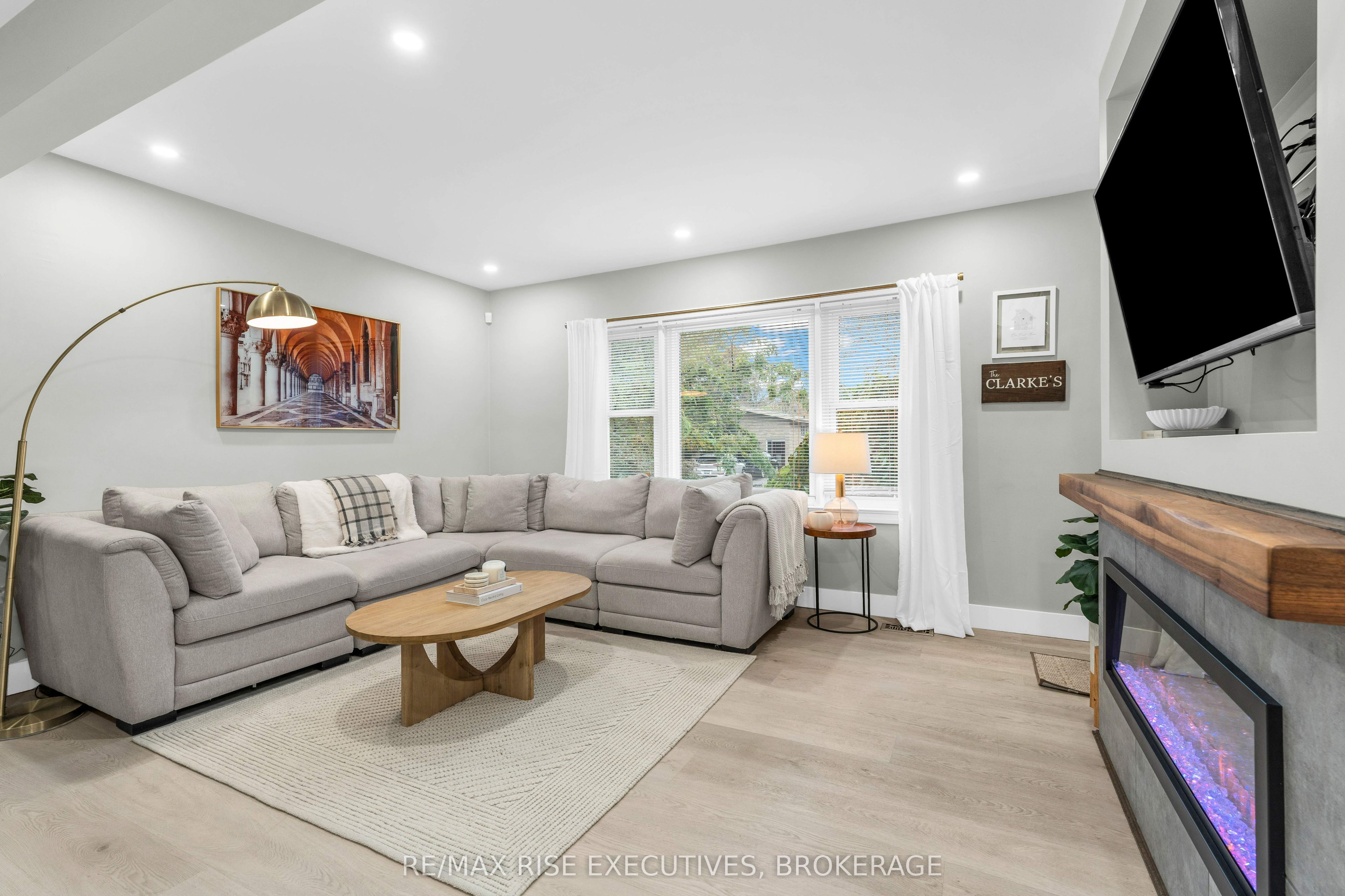 333 Palace Road Property Photo 6