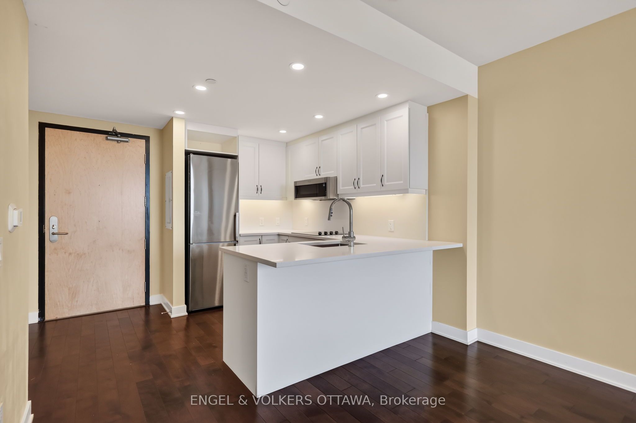 340 Queen Street 2104 Property Photo 6
