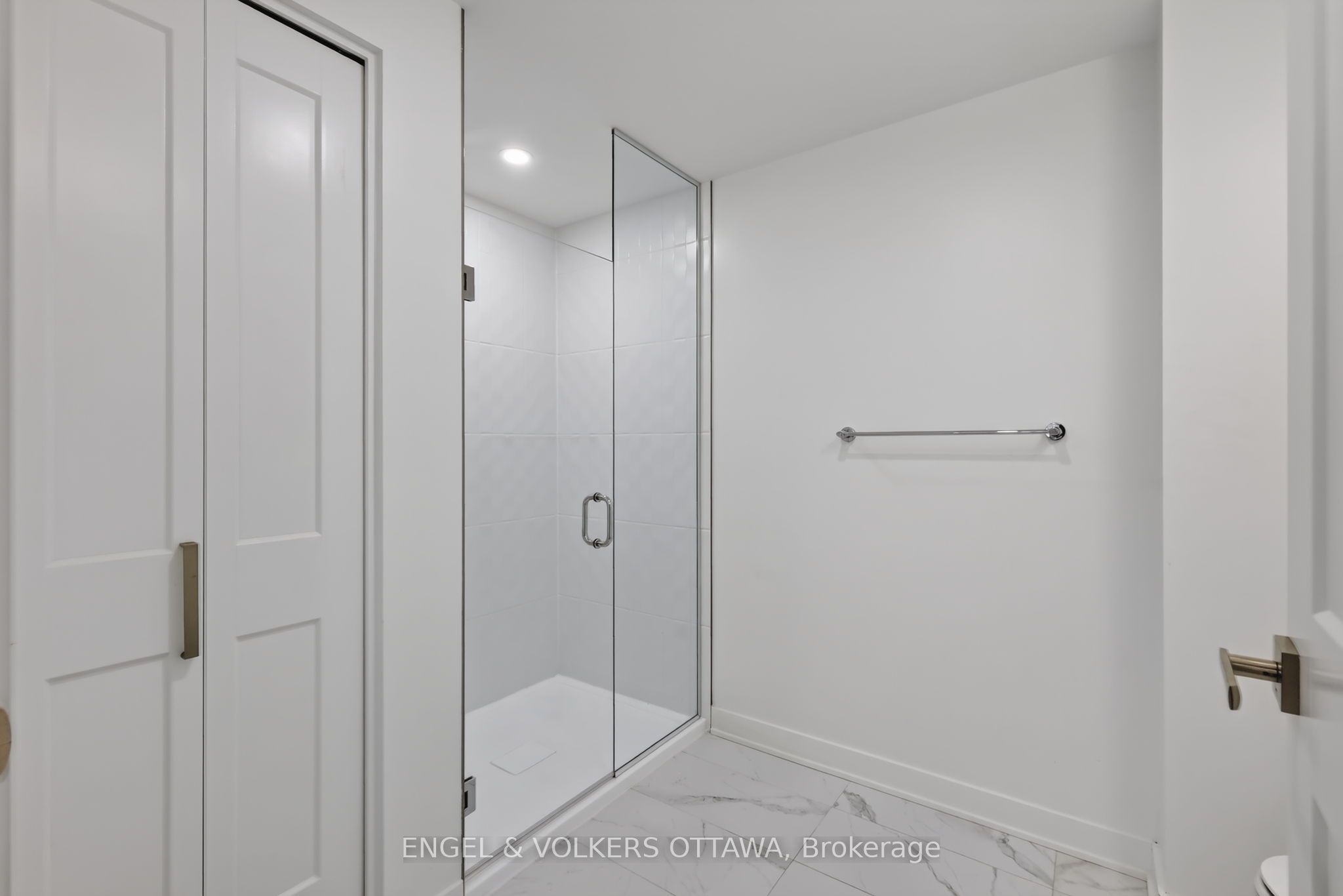 340 Queen Street 2104 Property Photo 23