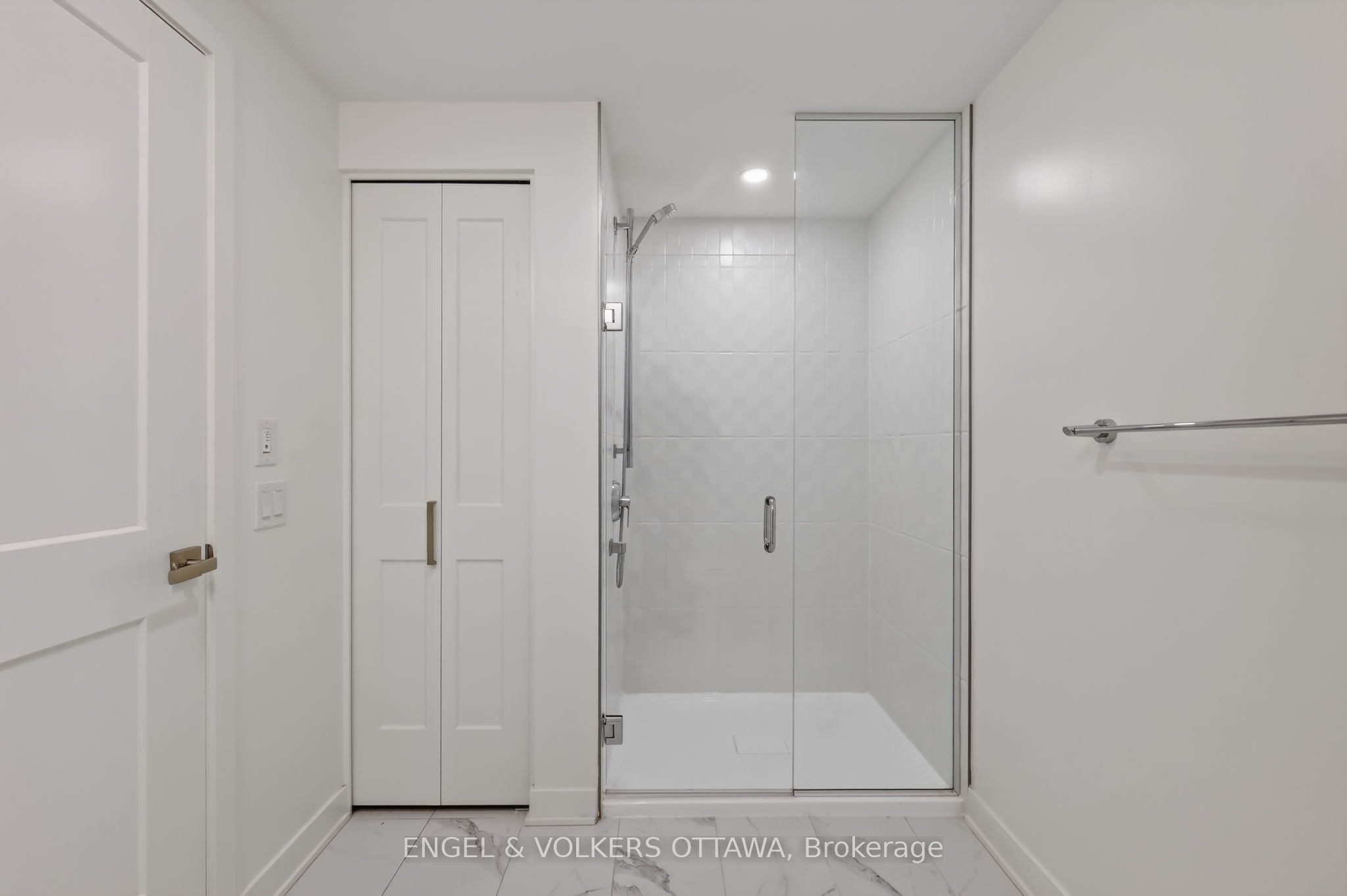 340 Queen Street 2104 Property Photo 25