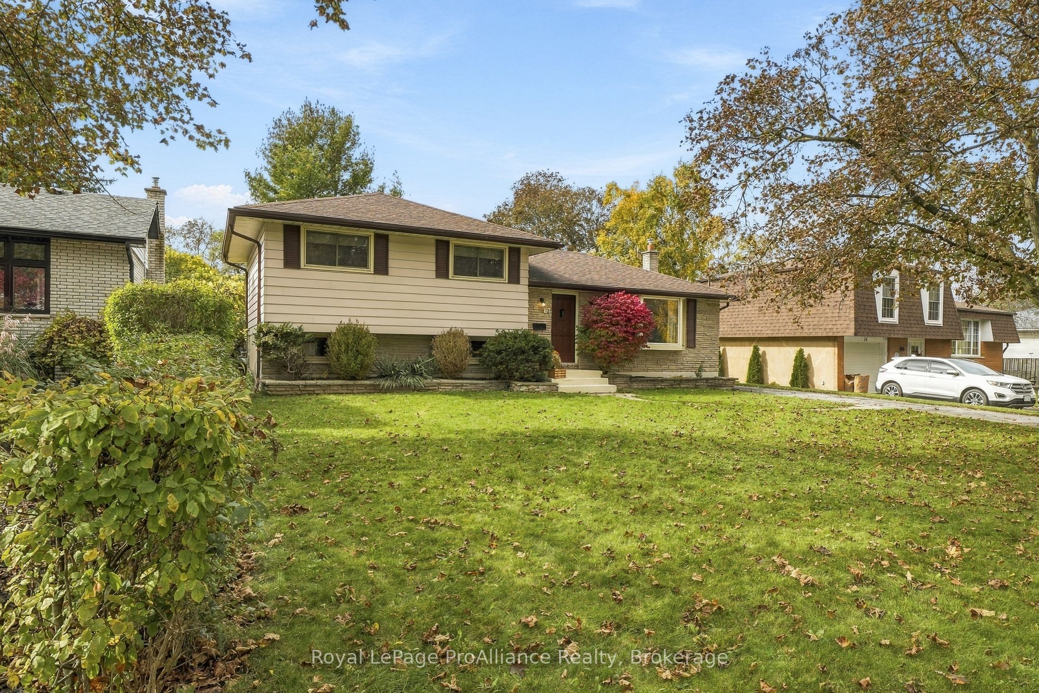 12 Thorncliffe Drive Property Photo 3