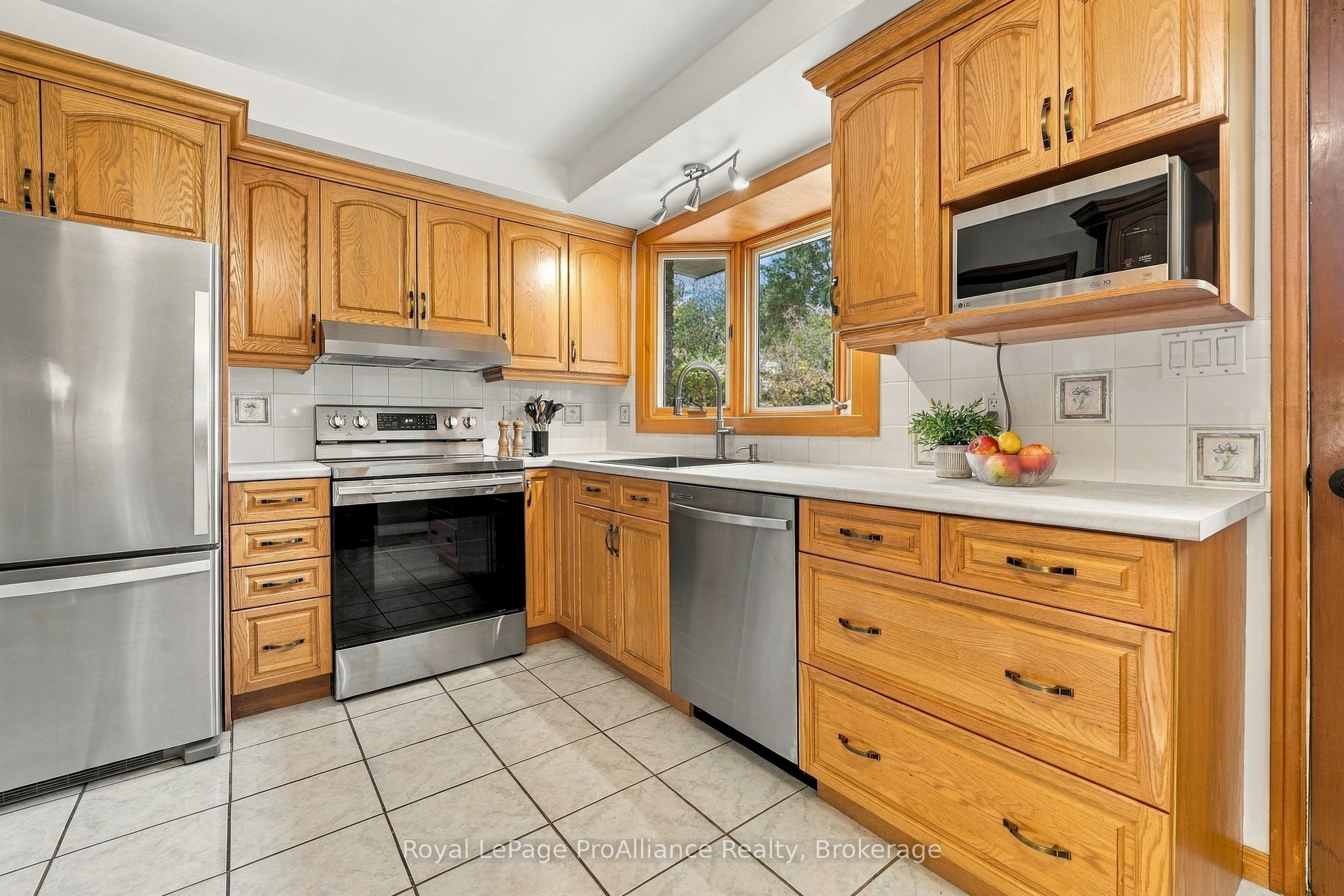 12 Thorncliffe Drive Property Photo 16
