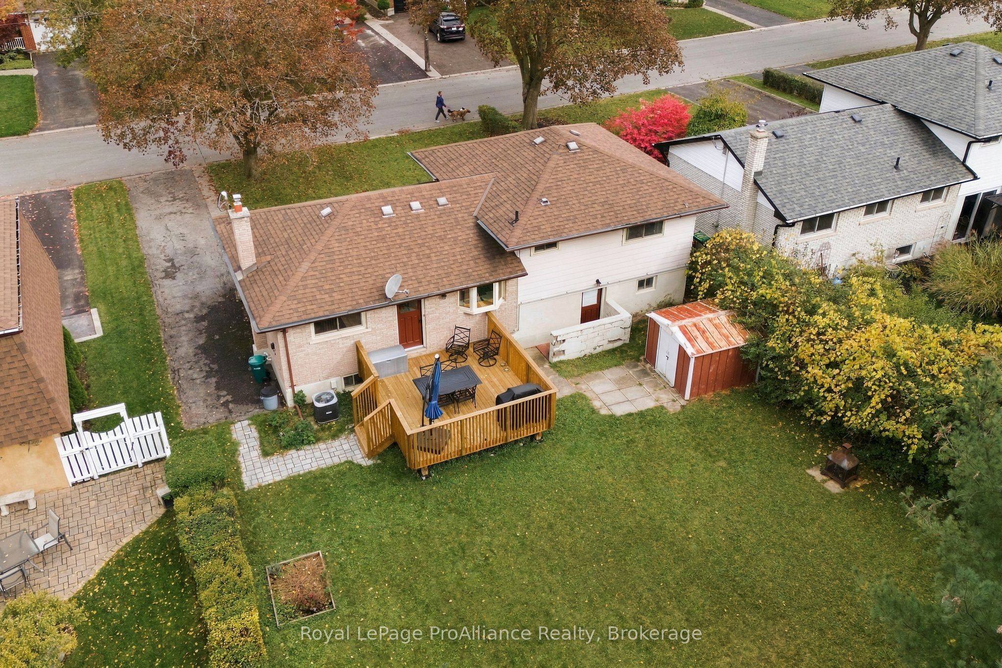 12 Thorncliffe Drive Property Photo 36