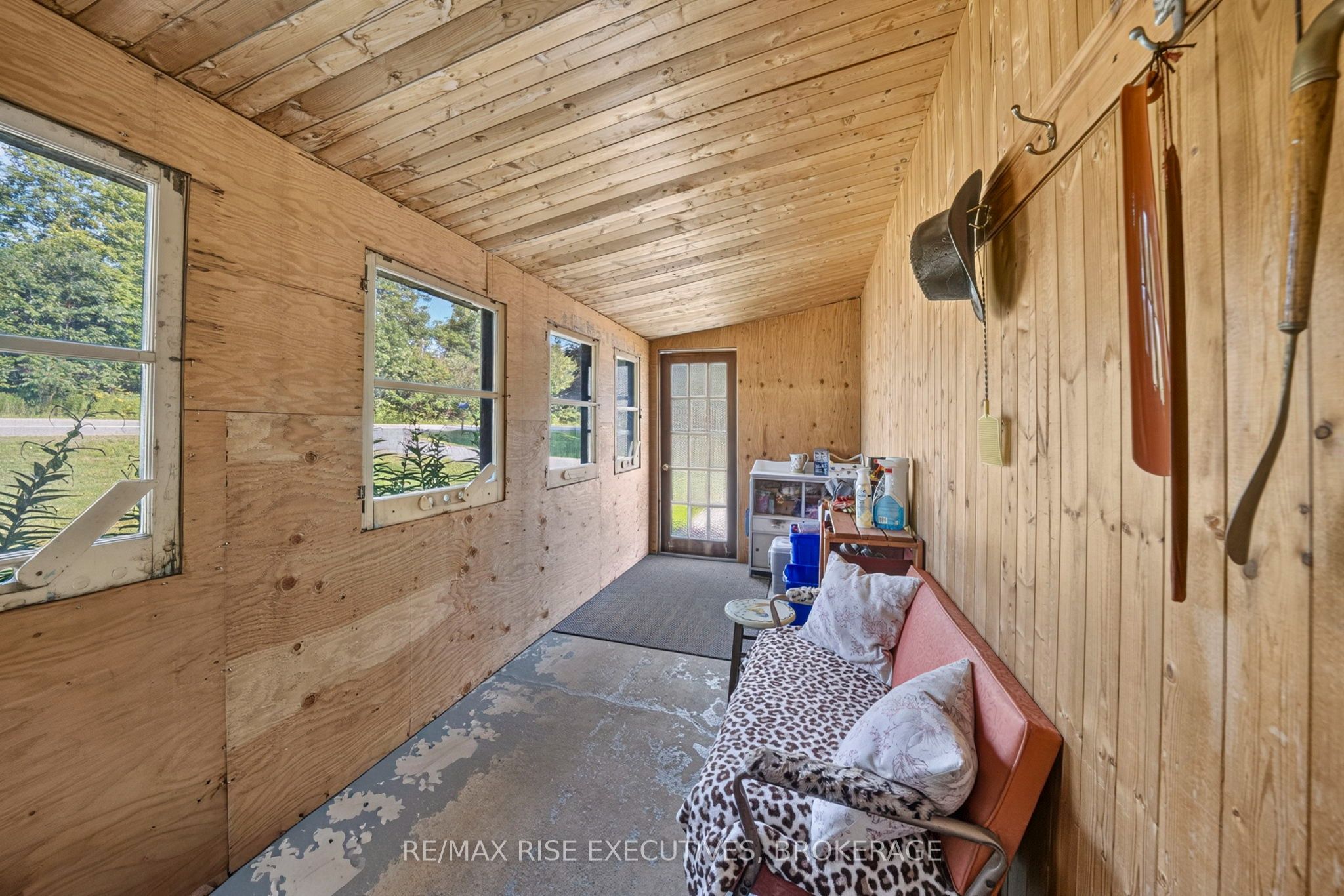 6900 Perth Road Property Photo 6