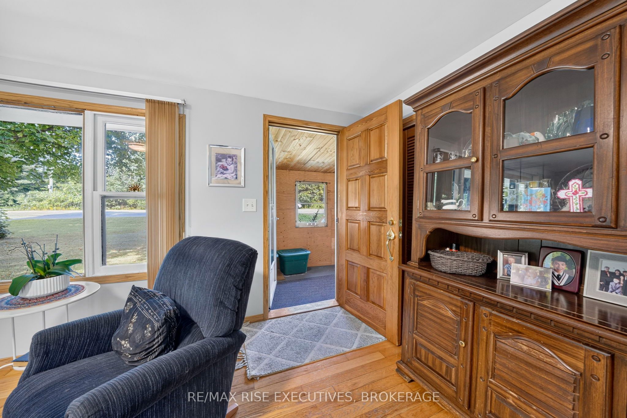 6900 Perth Road Property Photo 8