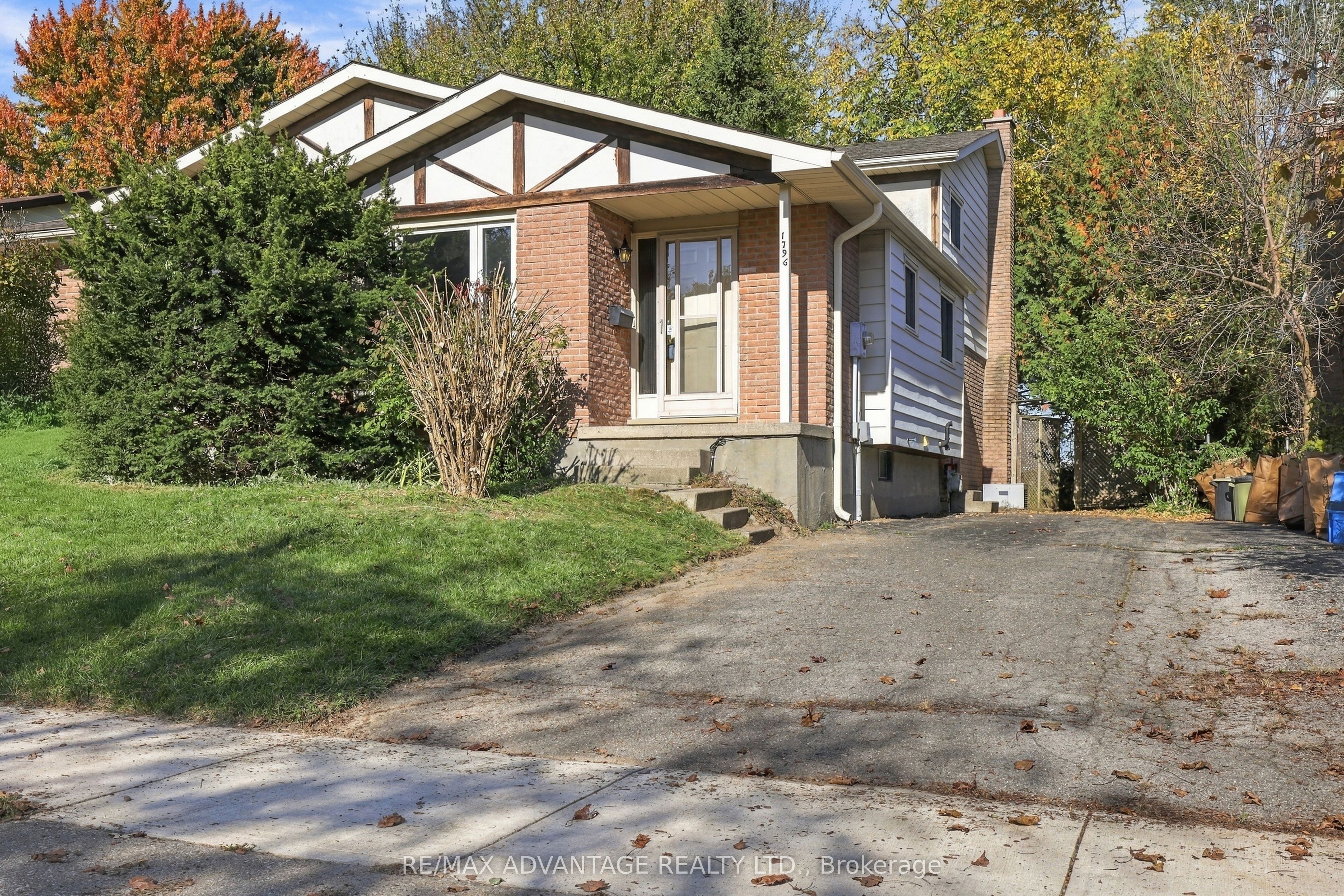 1796 Attawandaron Road Property Photo 1