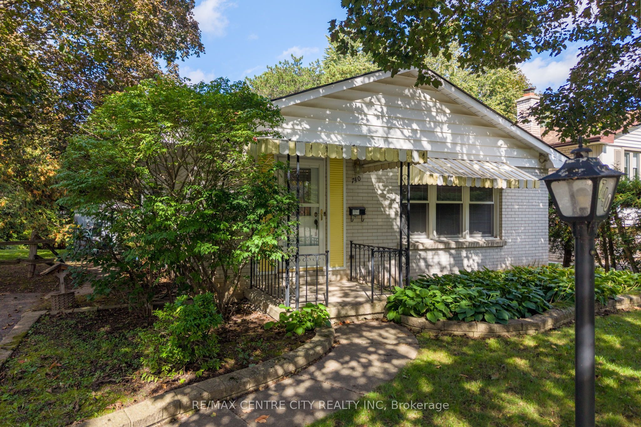 740 Dunboyne Crescent Property Photo 1