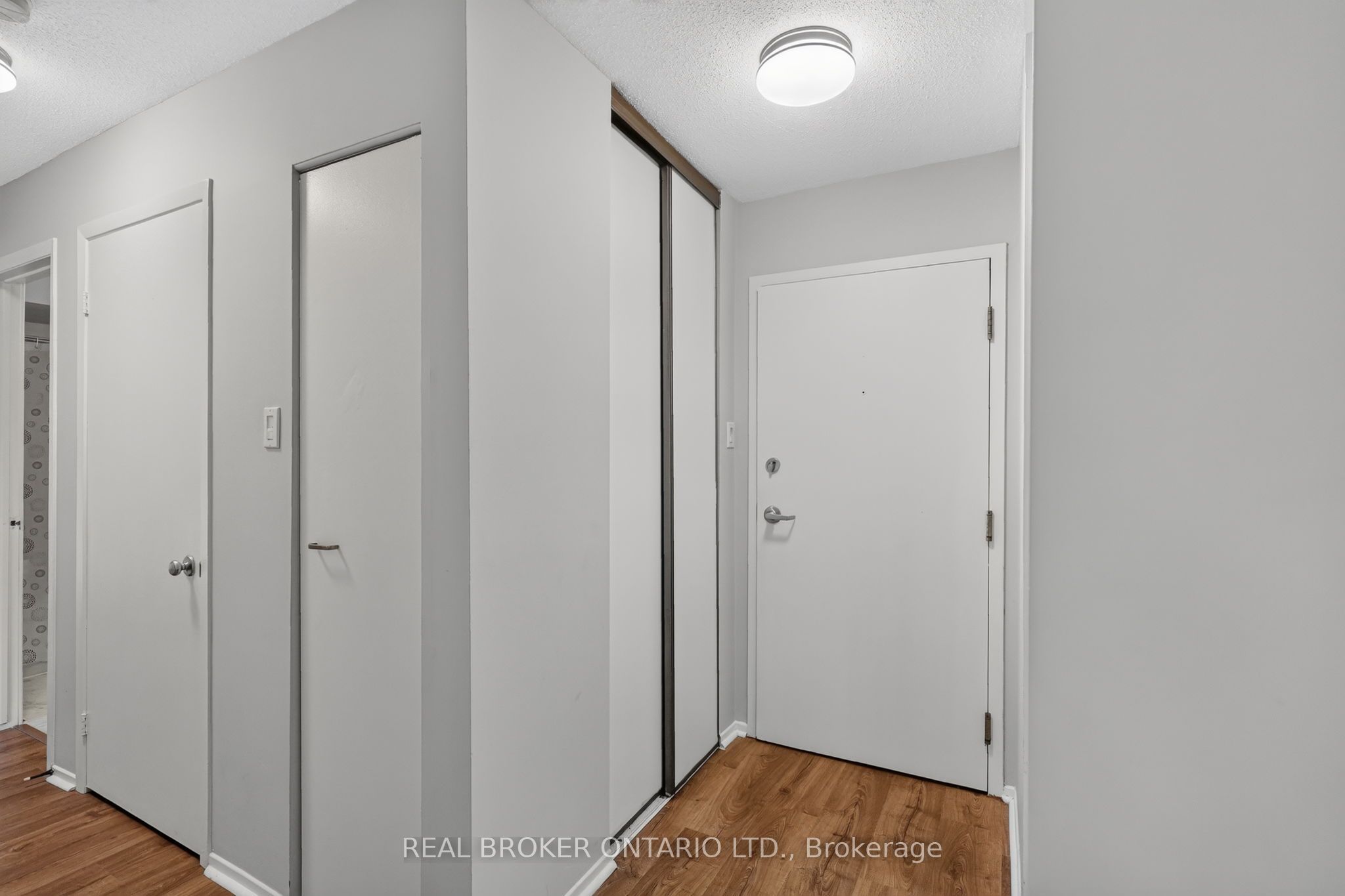 216 Viewmount Drive 118 Property Photo 6