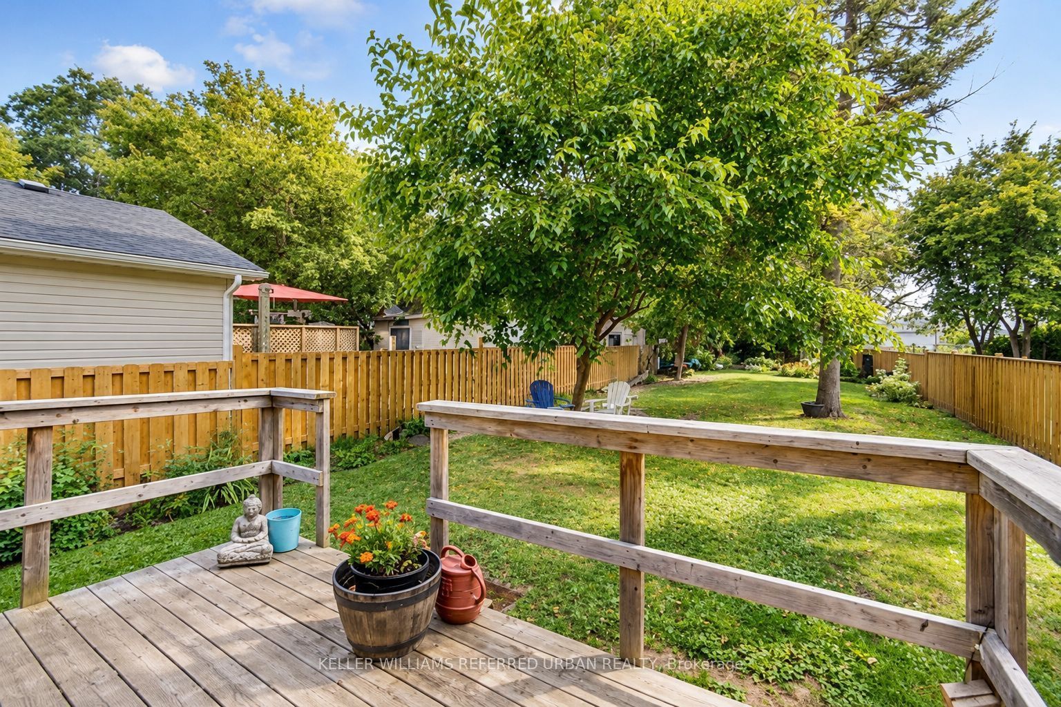 232 University Avenue W Property Photo 8