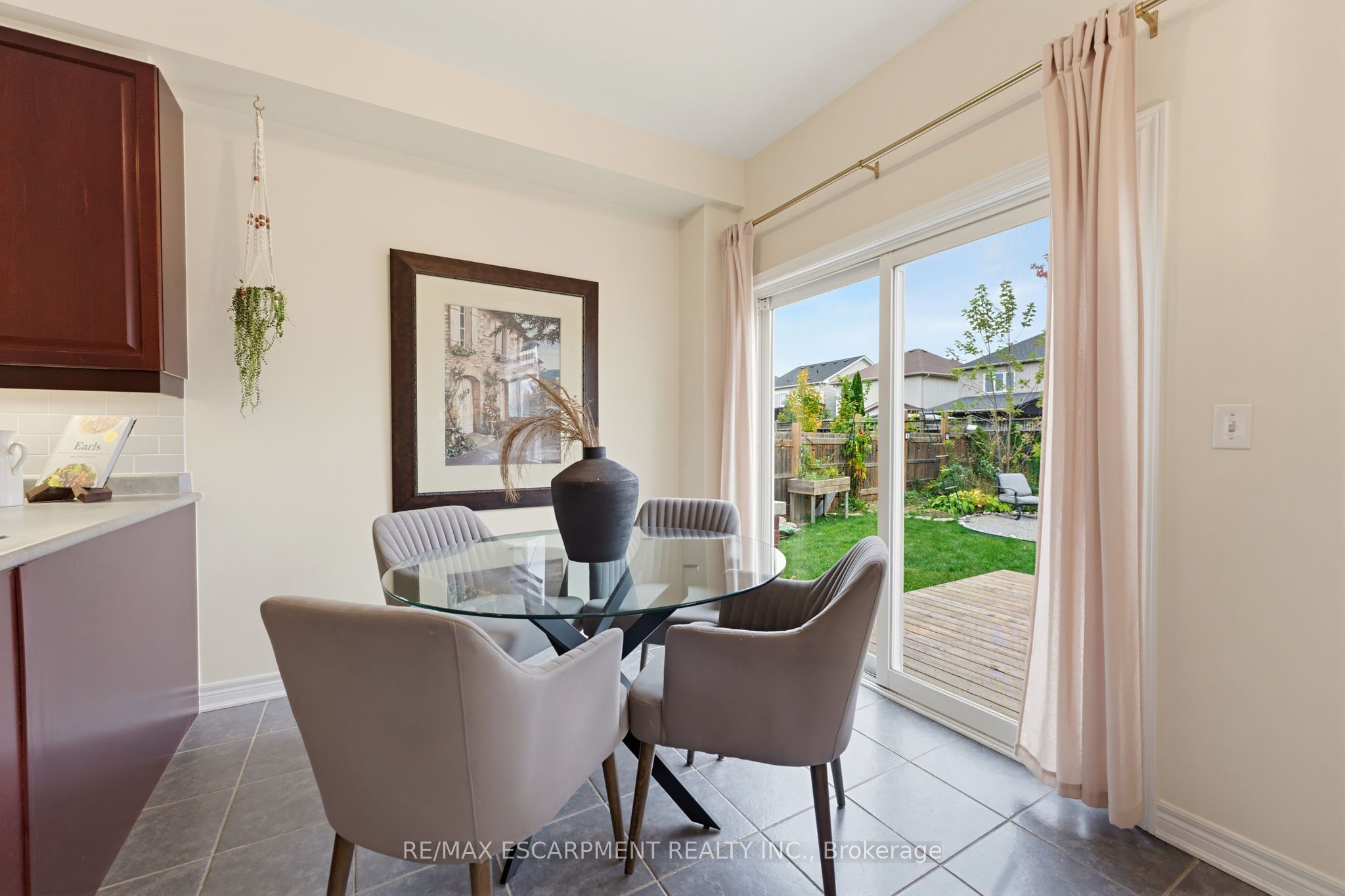 63 Golden Iris Crescent Property Photo 8