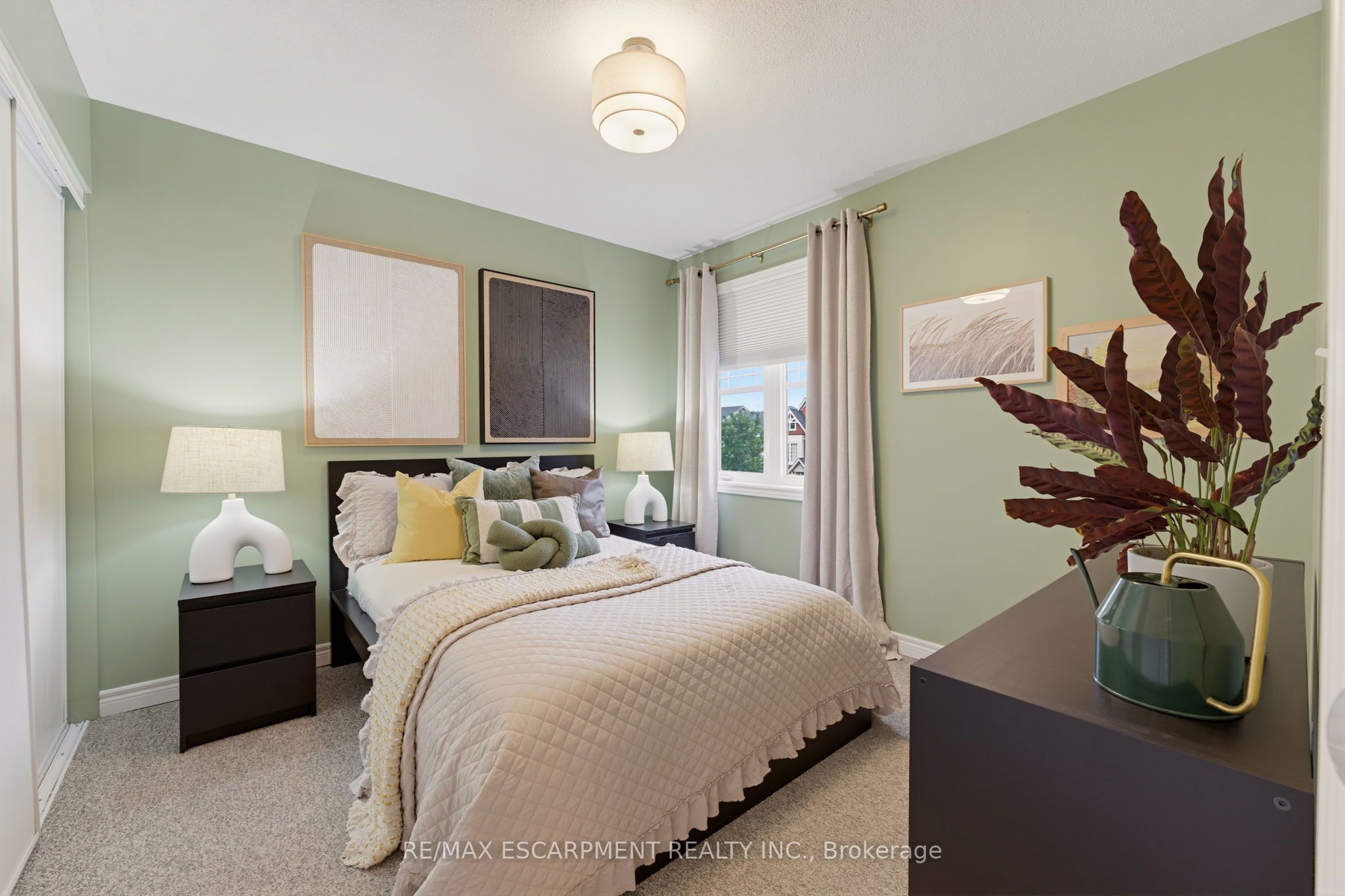 63 Golden Iris Crescent Property Photo 12