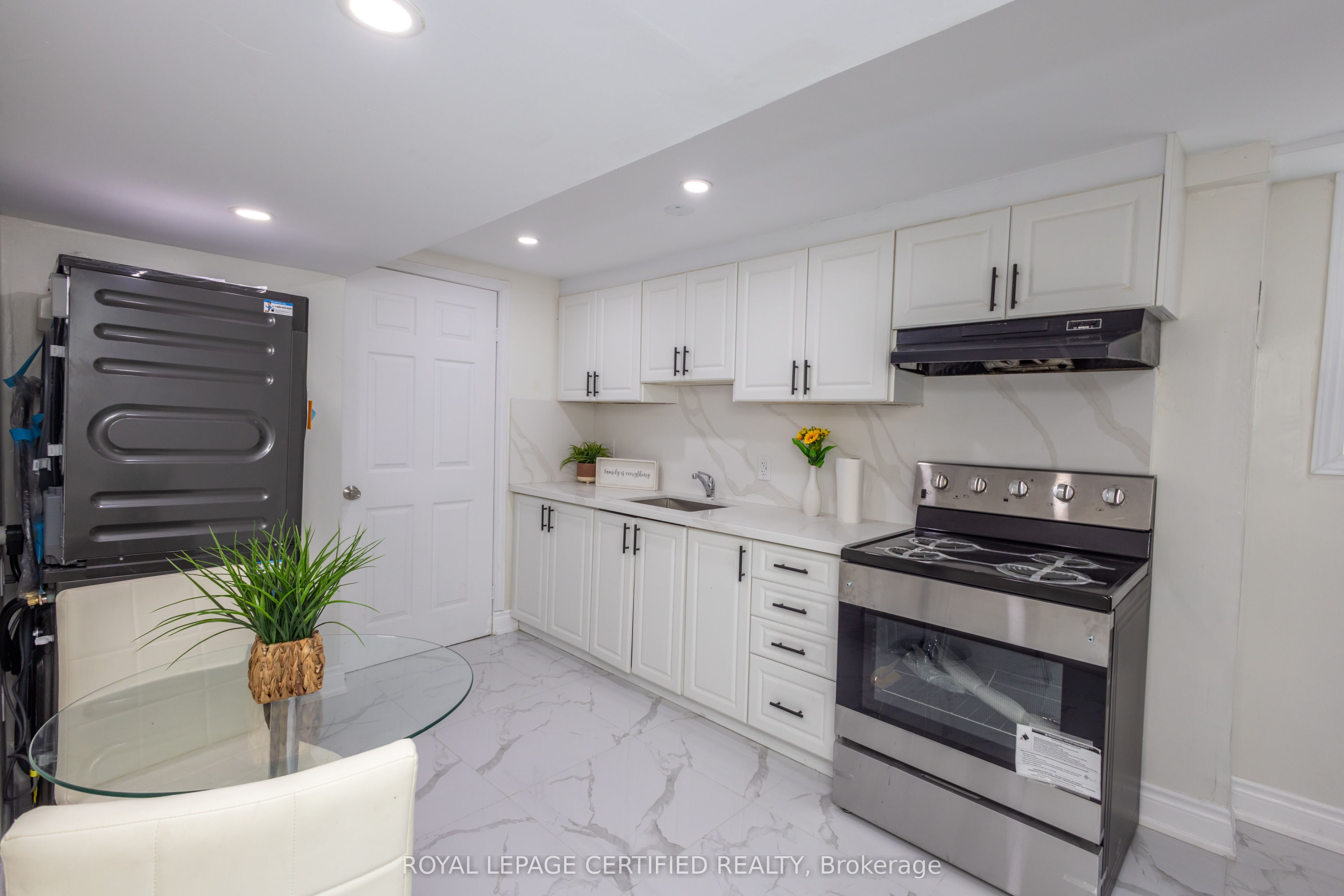 111 Limeridge Road W Bsmt Property Photo 1