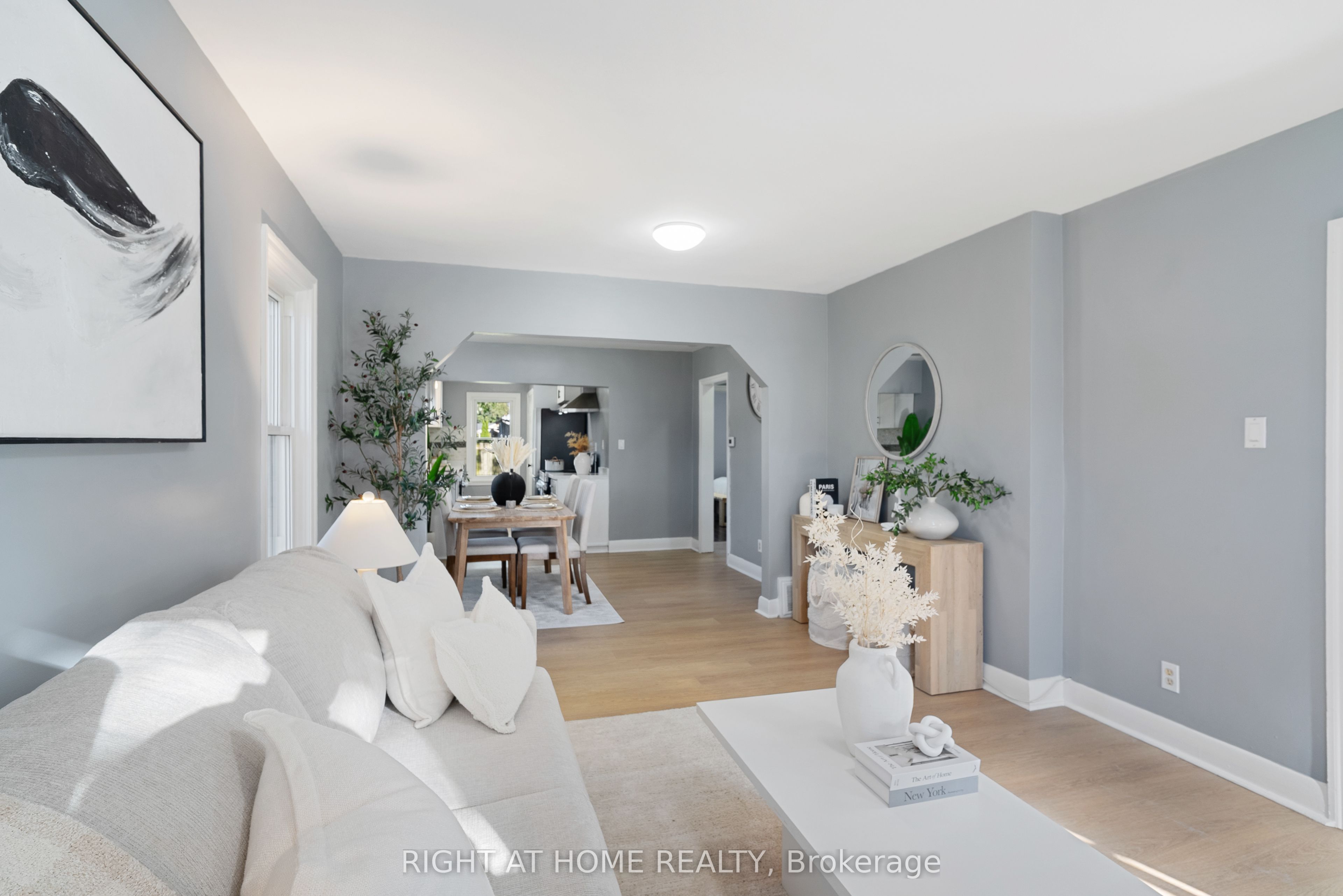 236 Highbury Avenue N Property Photo 1