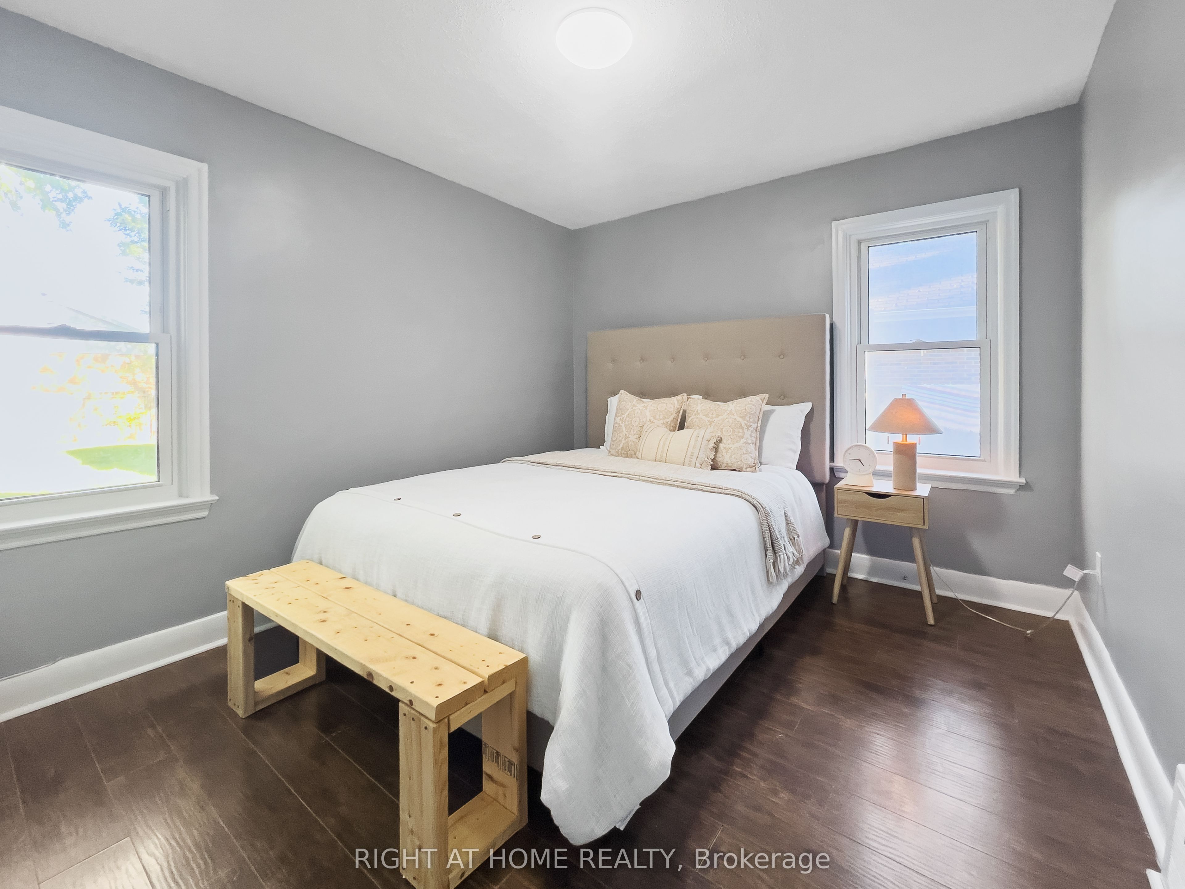 236 Highbury Avenue N Property Photo 15